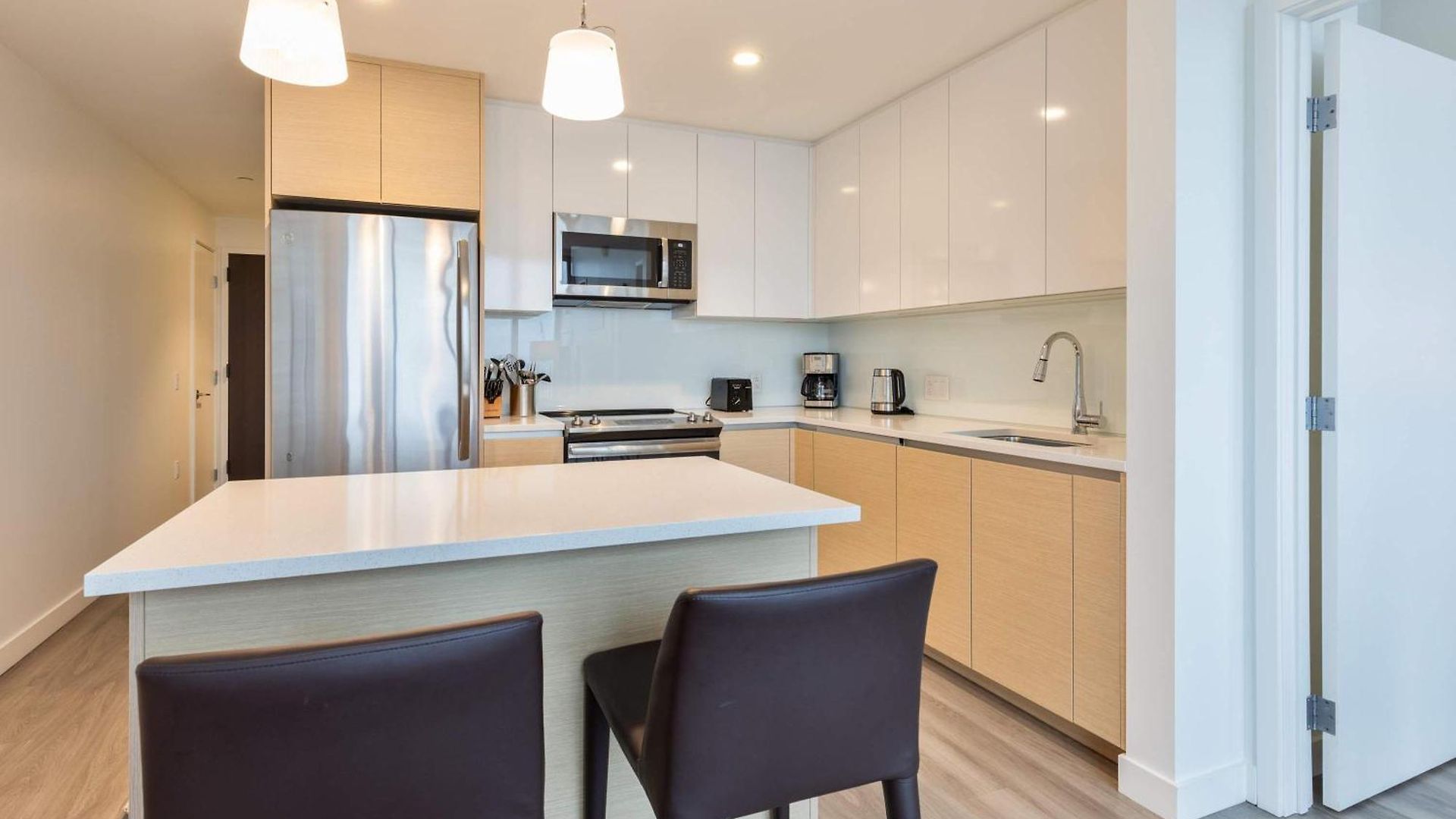 Luxury Downtown Apartment *