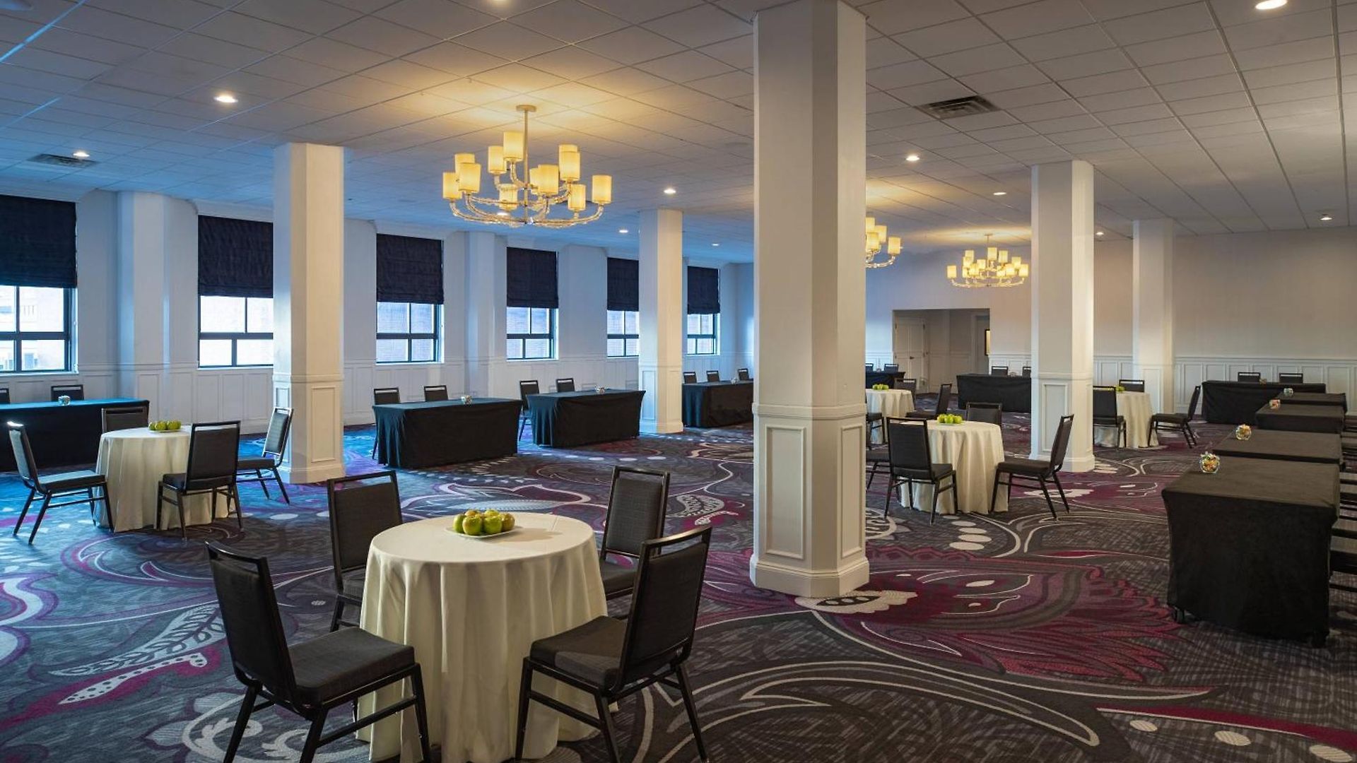 Courtyard By Marriott Downtown 4*