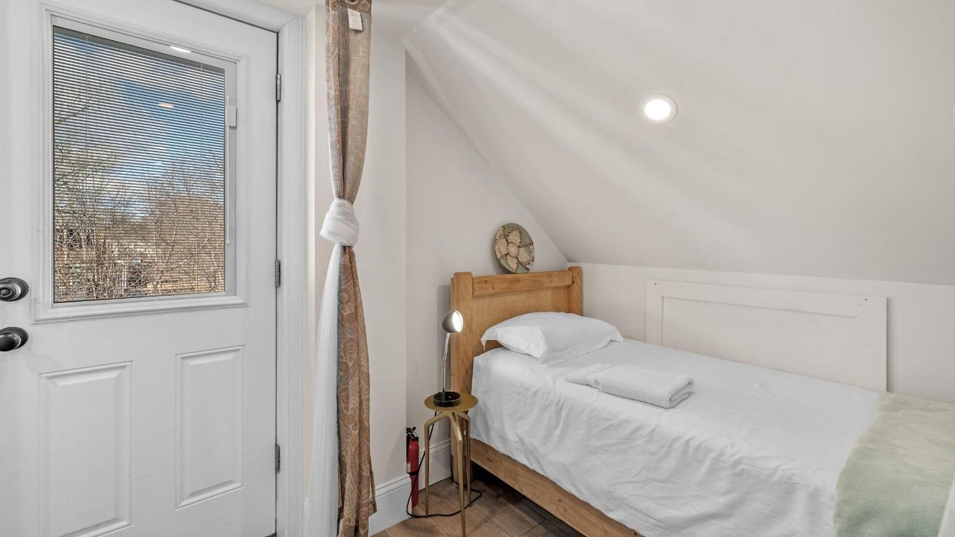 Roslindale Village Apartment