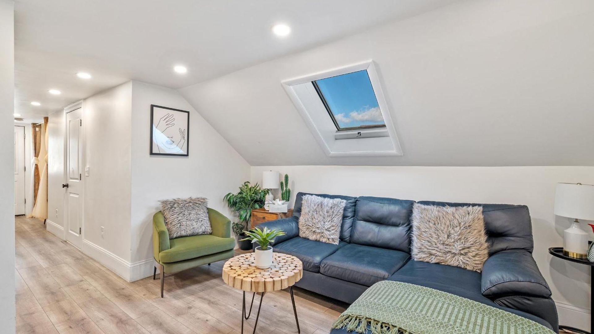 Roslindale Village Apartment Boston