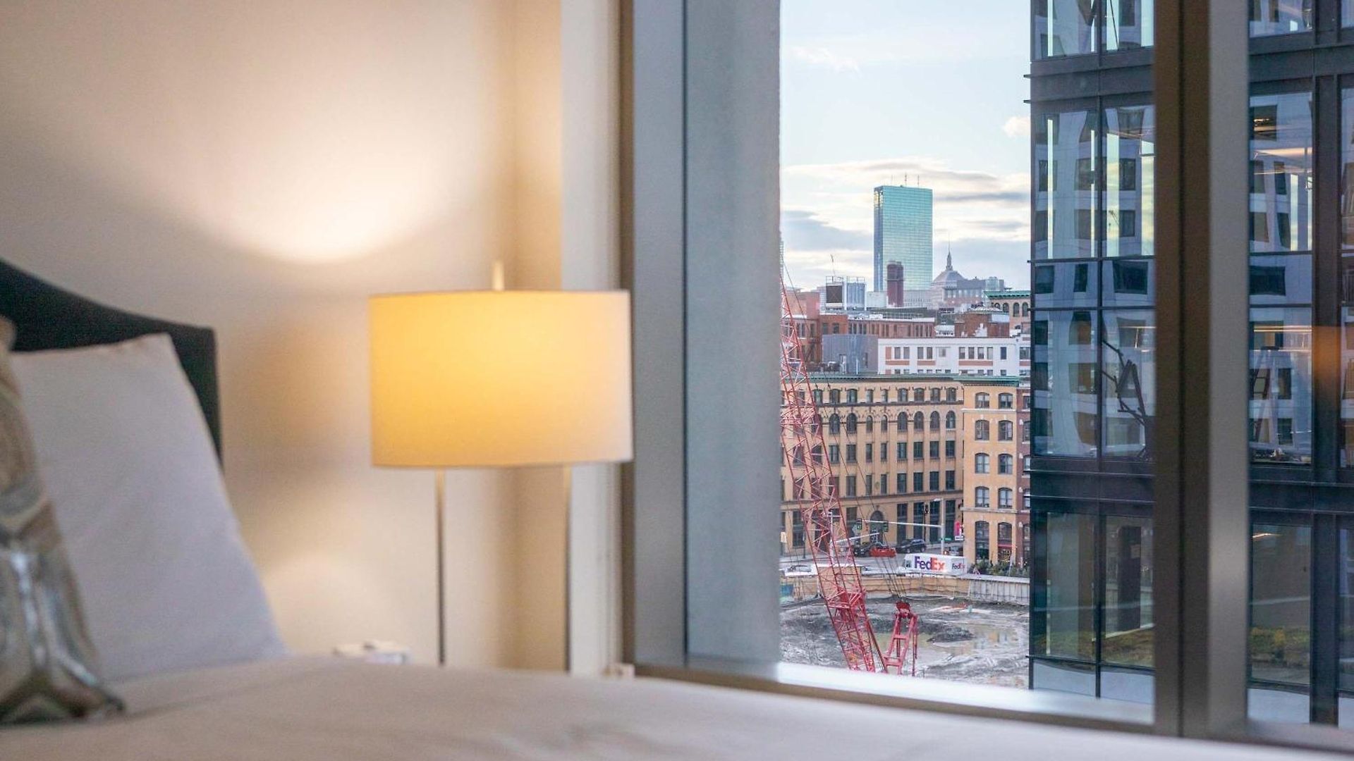 Entire Downtown Seaport With Pool Apartment Boston