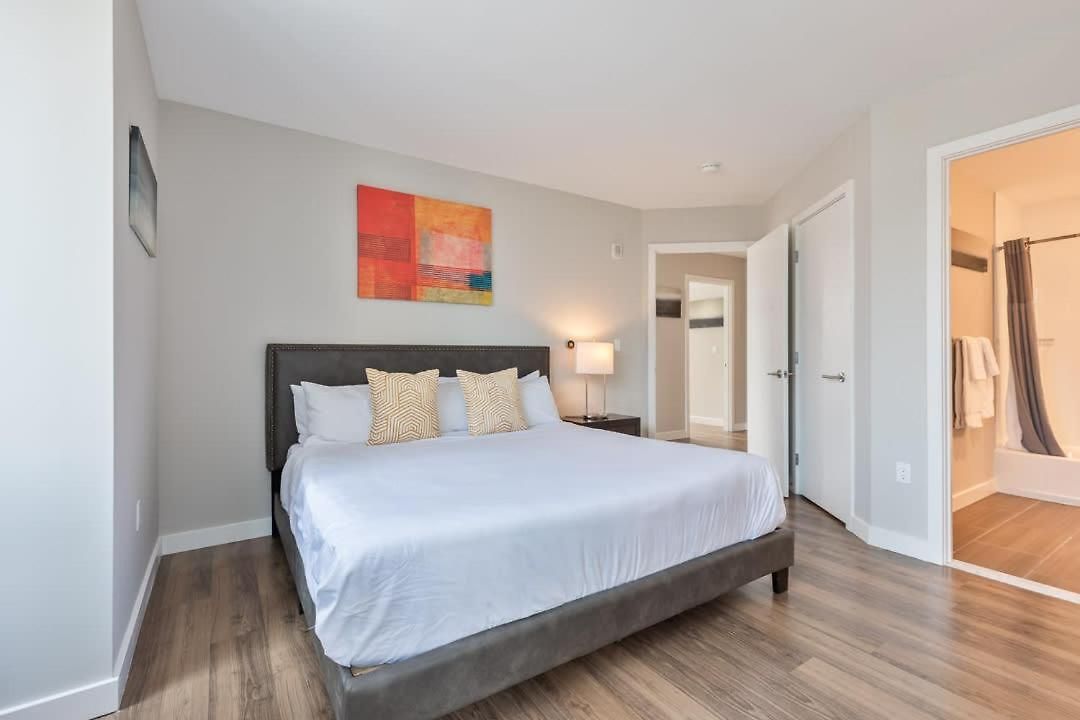 Apartment Private Seaport With Gym