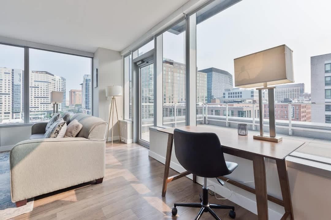 Apartment Private Seaport With Gym