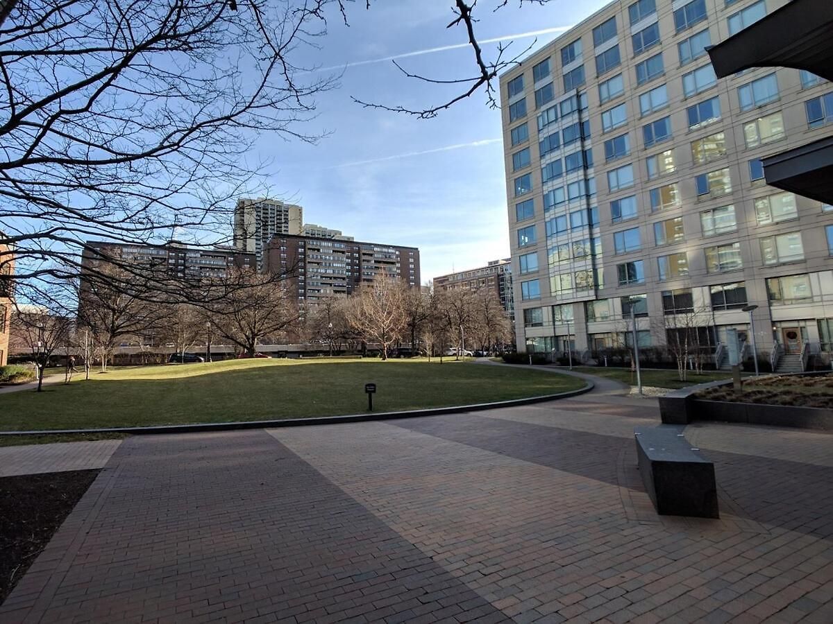 Modern Corporate By Charles River Park Apartment *