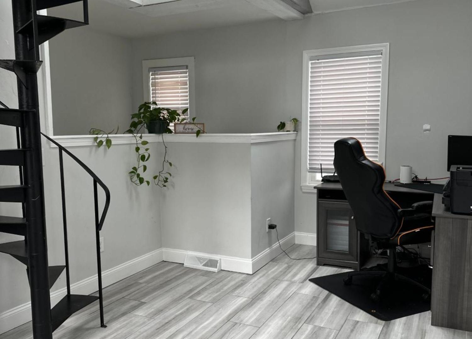 Stylish 2nd Floor Unit, Are Going To It! Boston