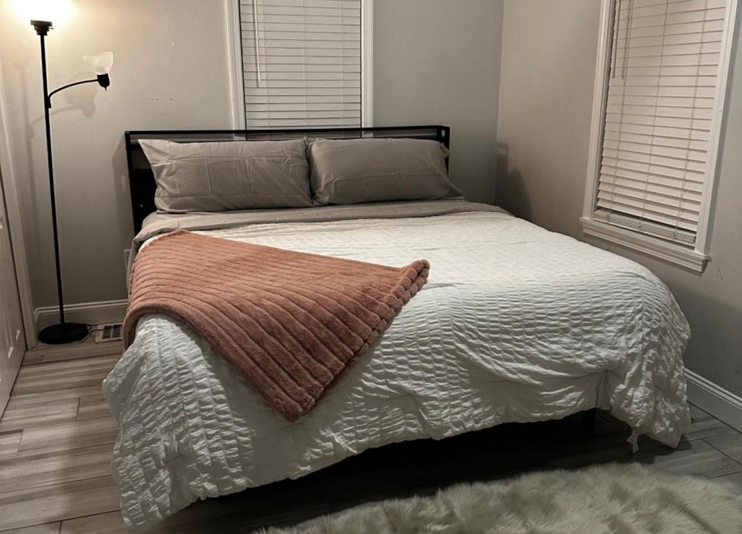 Stylish 2nd Floor Unit, Are Going To It! *