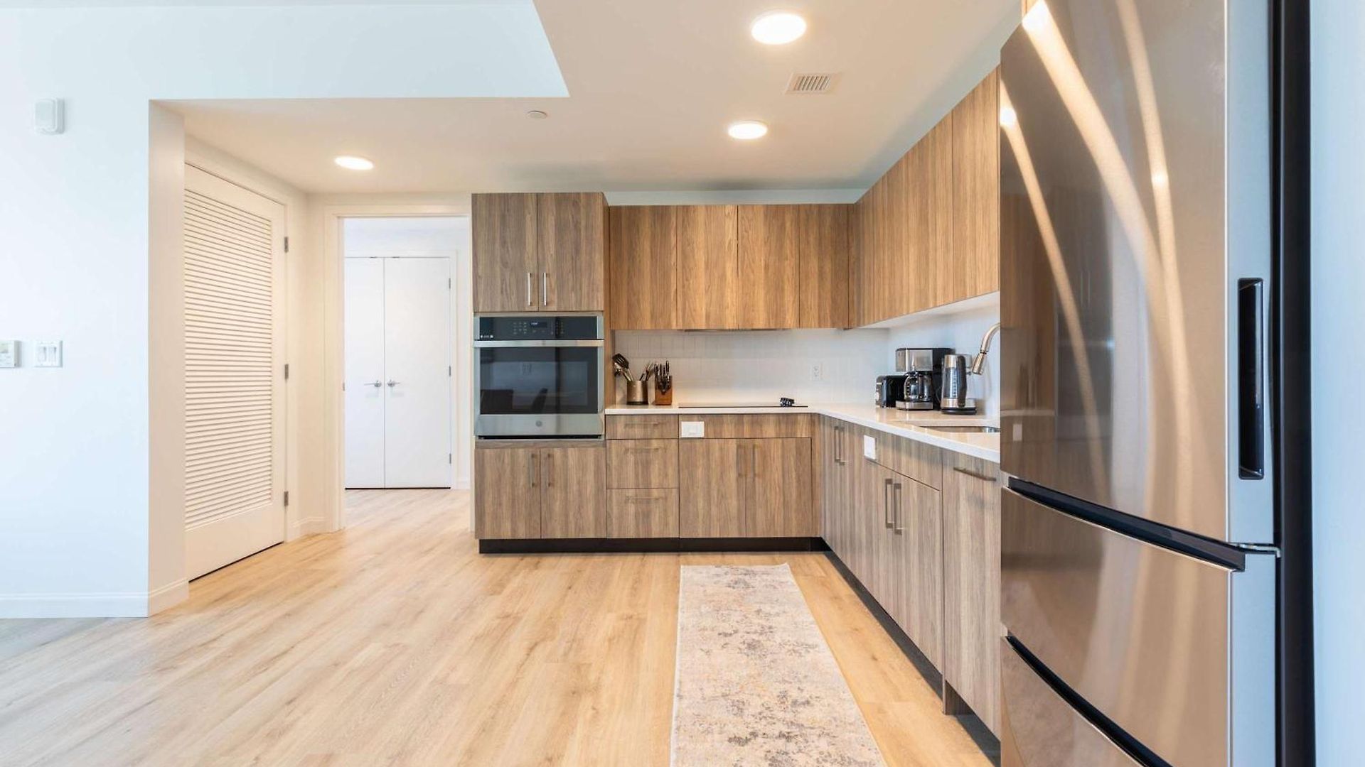 Luxury With Kitchen And Gym