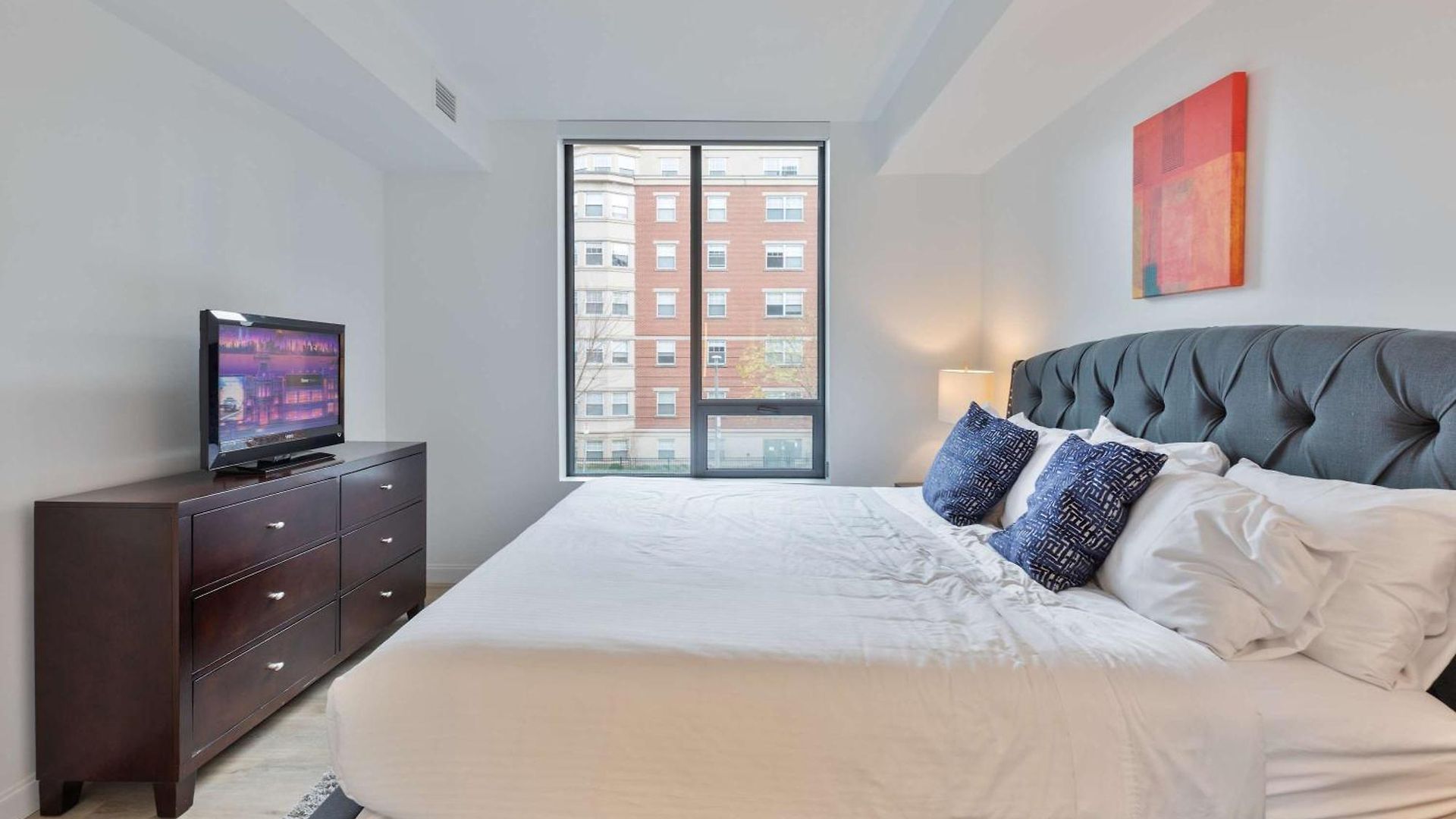 Pet Friendly Downtown Fenway Apartment