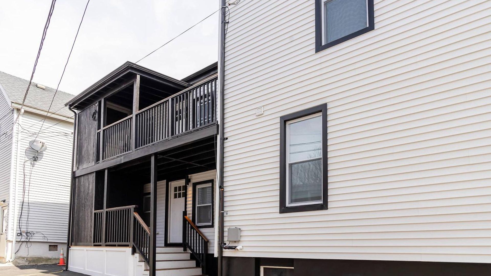 Modern East 2 Bed 2 Bath Apartment Boston