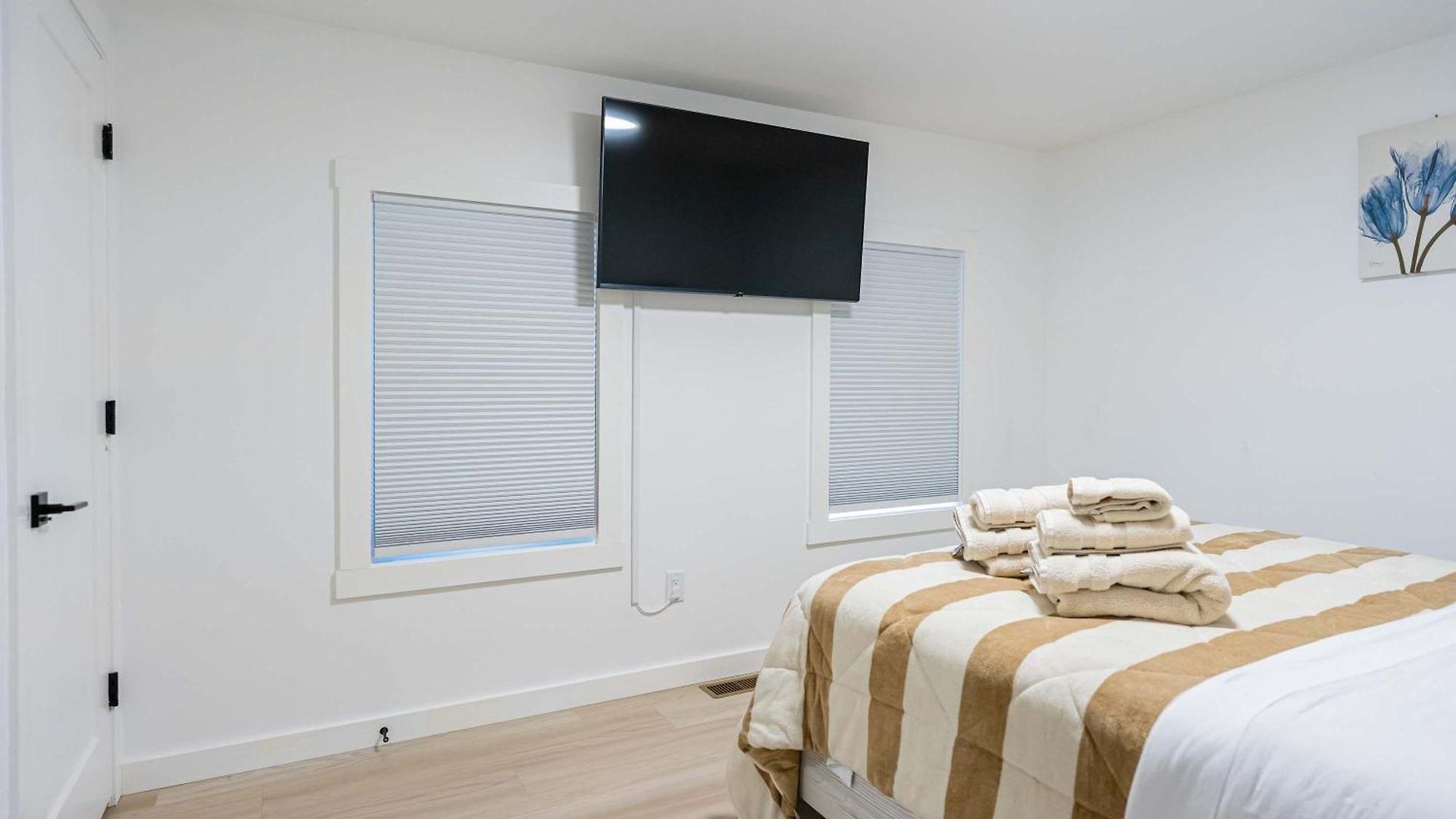 Modern East 2 Bed 2 Bath Boston
