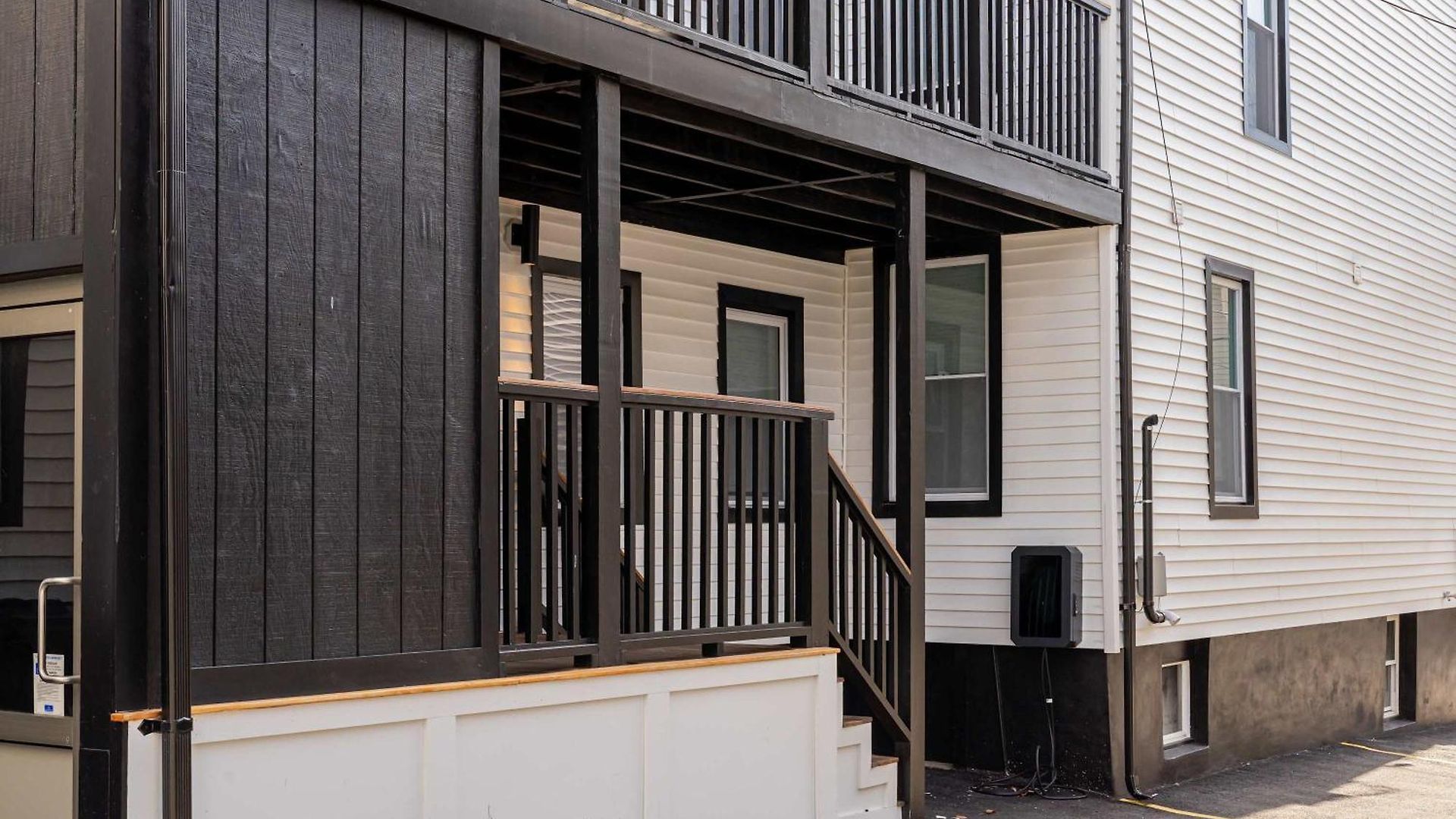 Modern East 2 Bed 2 Bath * Boston