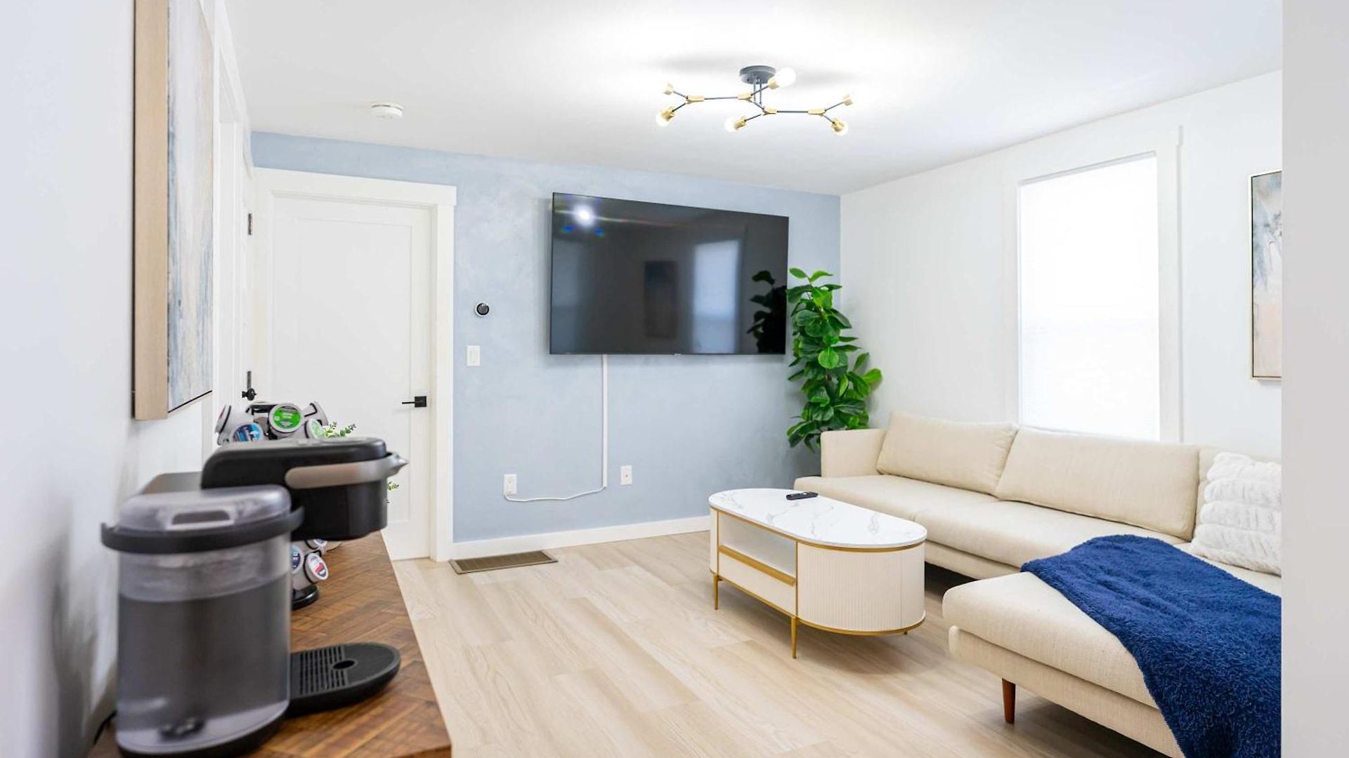 Modern East 2 Bed 2 Bath Apartment Boston