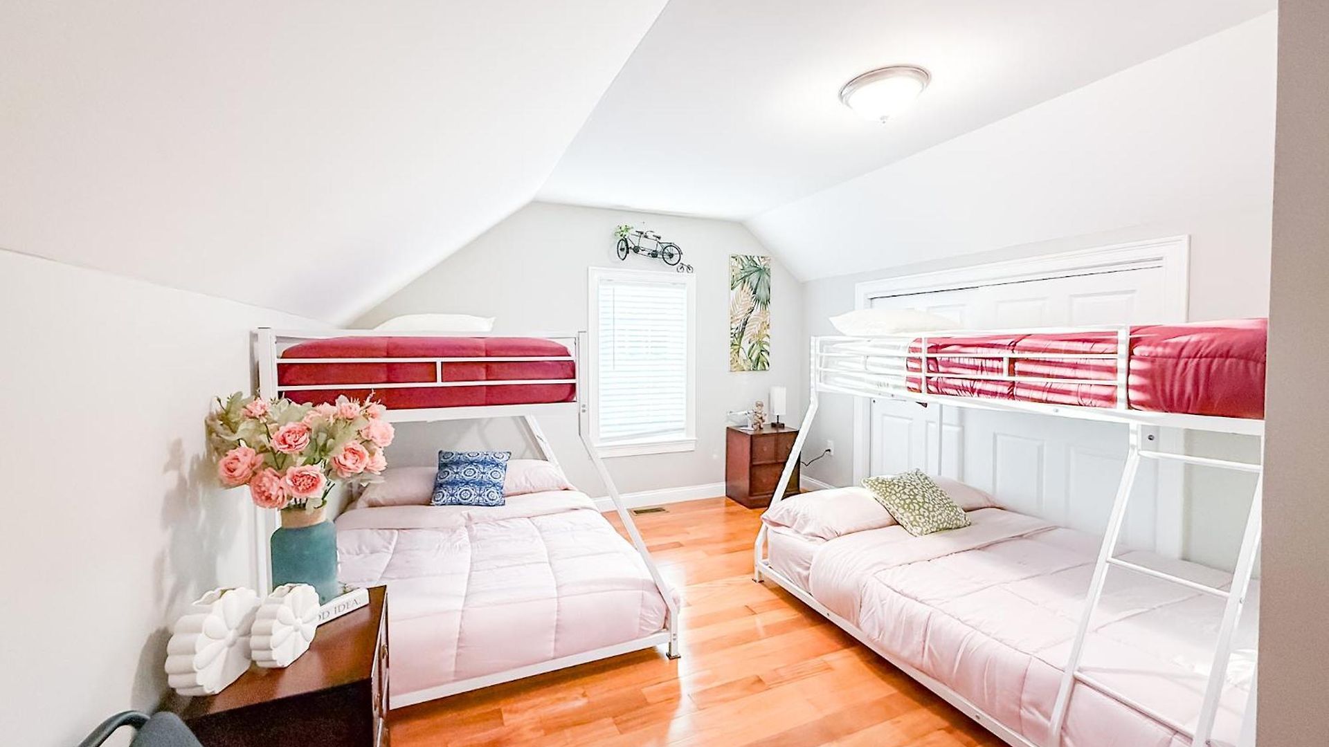Apartment 40-newly Renovated, Stylish And Beautiful With 4br *