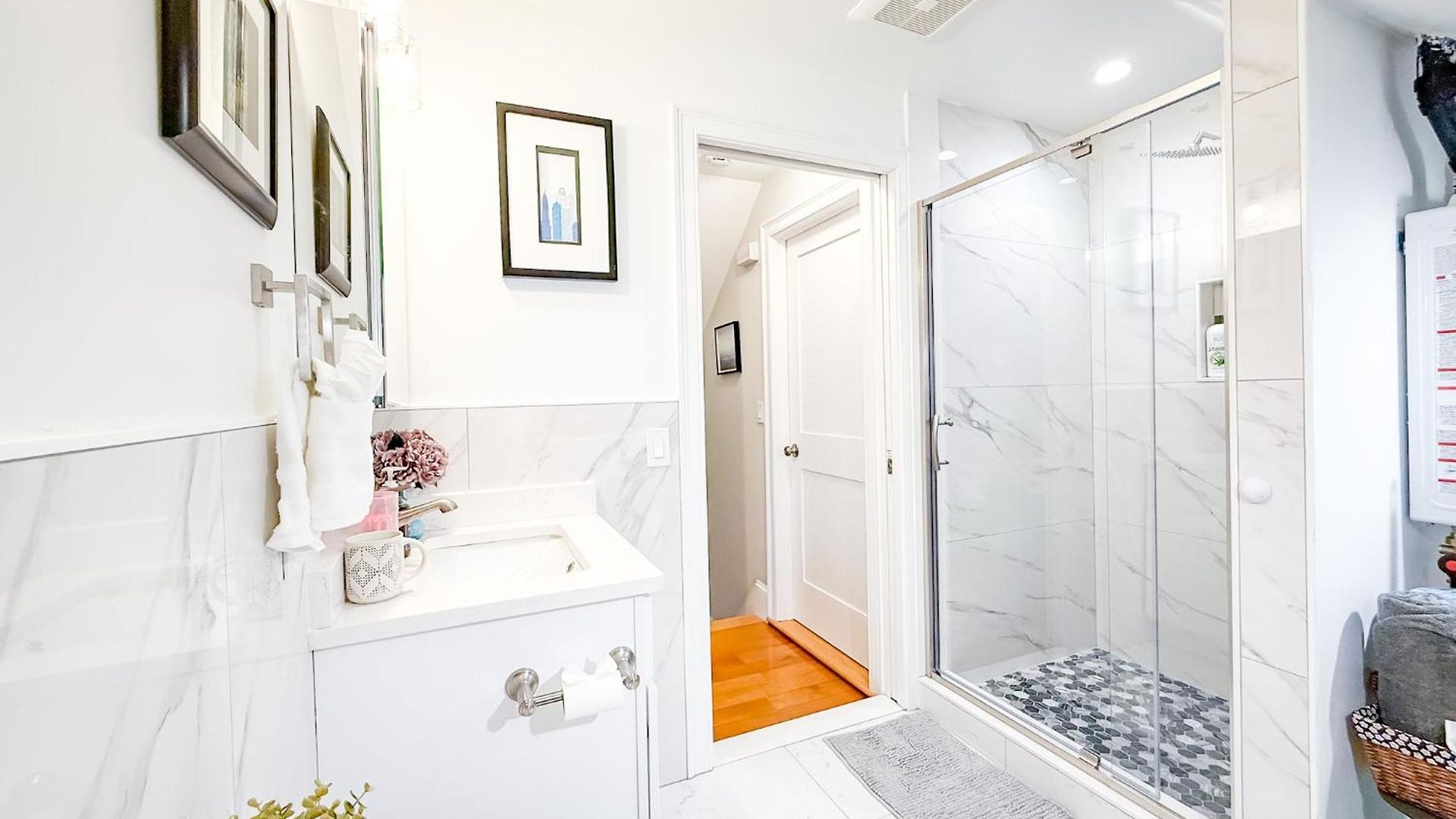 Apartment 40-newly Renovated, Stylish And Beautiful With 4br *