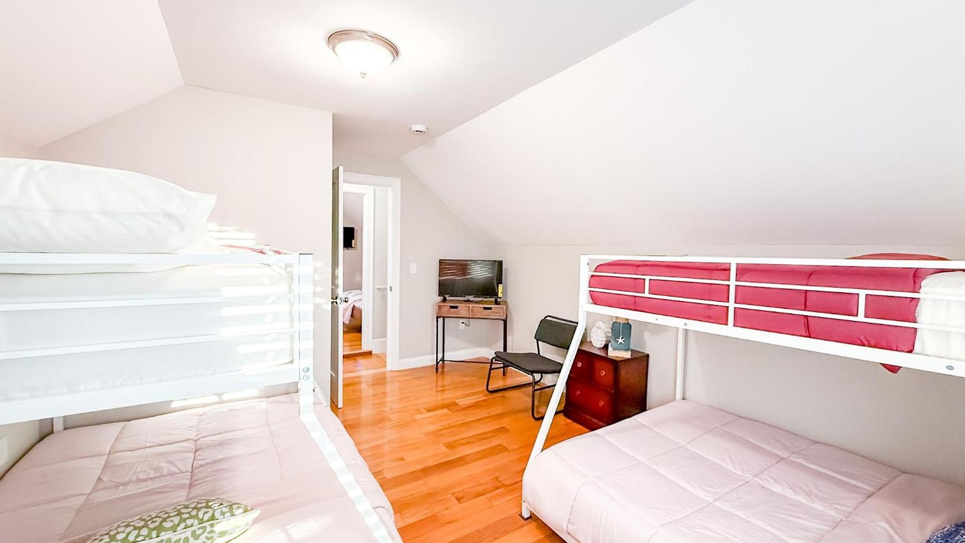 40-newly Renovated, Stylish And Beautiful With 4br *