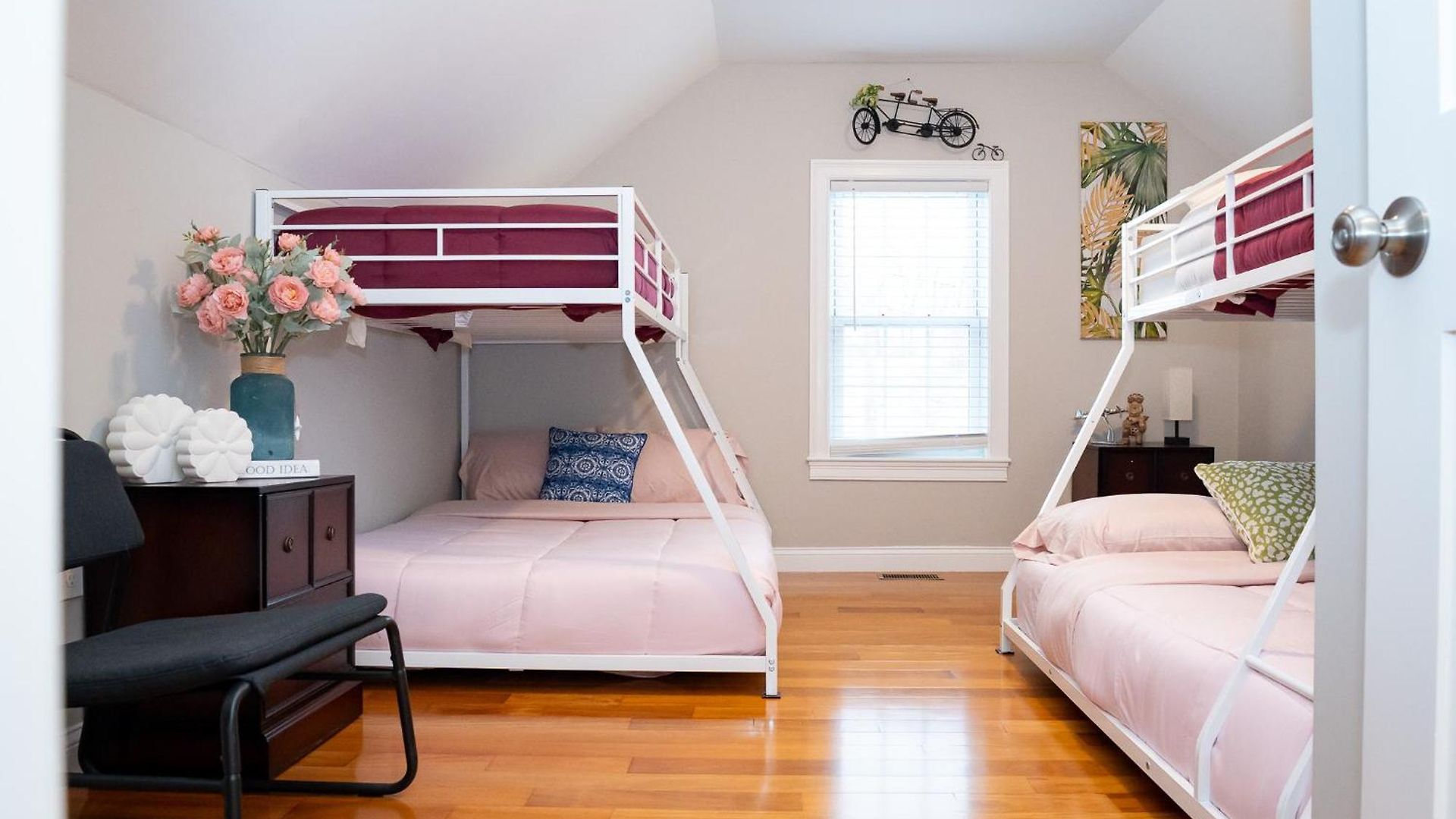 Apartment 40-newly Renovated, Stylish And Beautiful With 4br *
