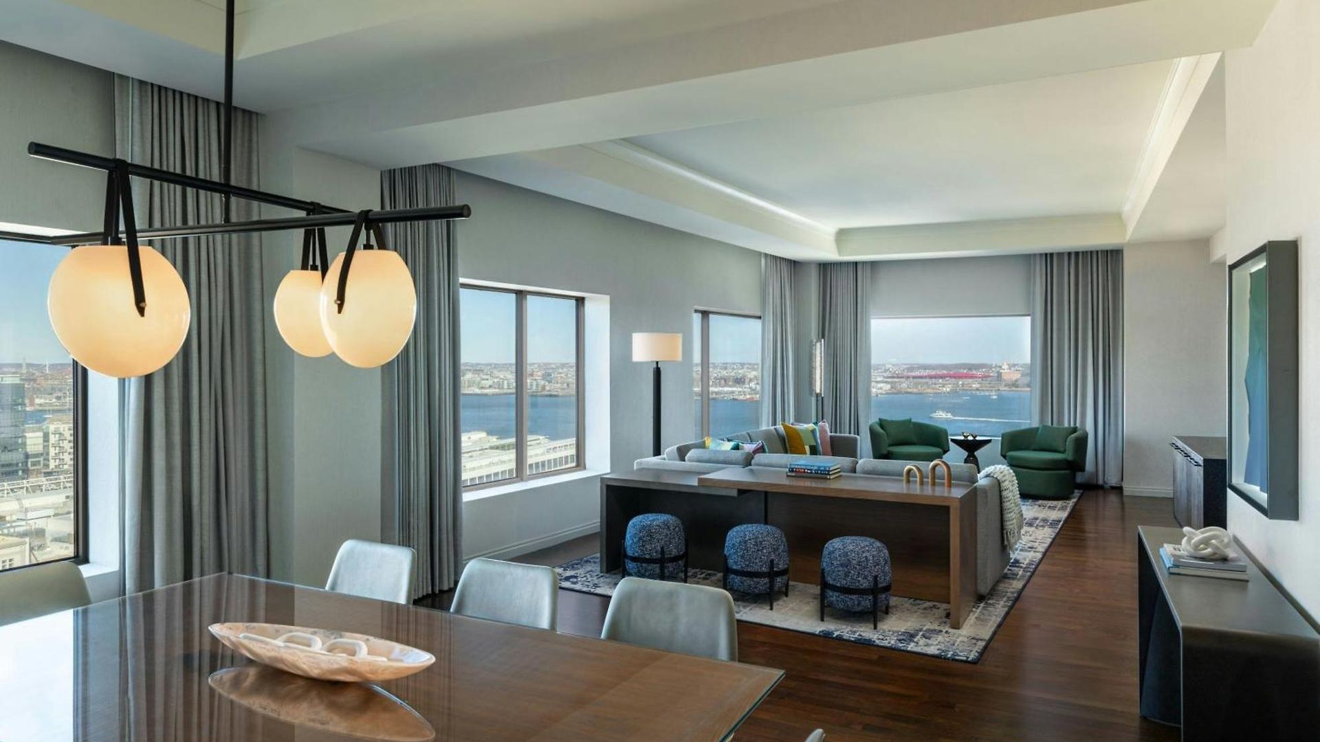 Hotel Renaissance Seaport District