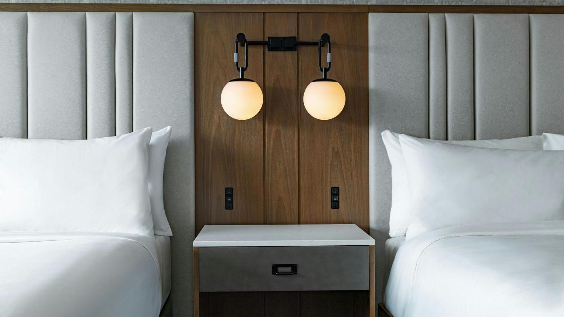 Hotel Renaissance Seaport District Boston