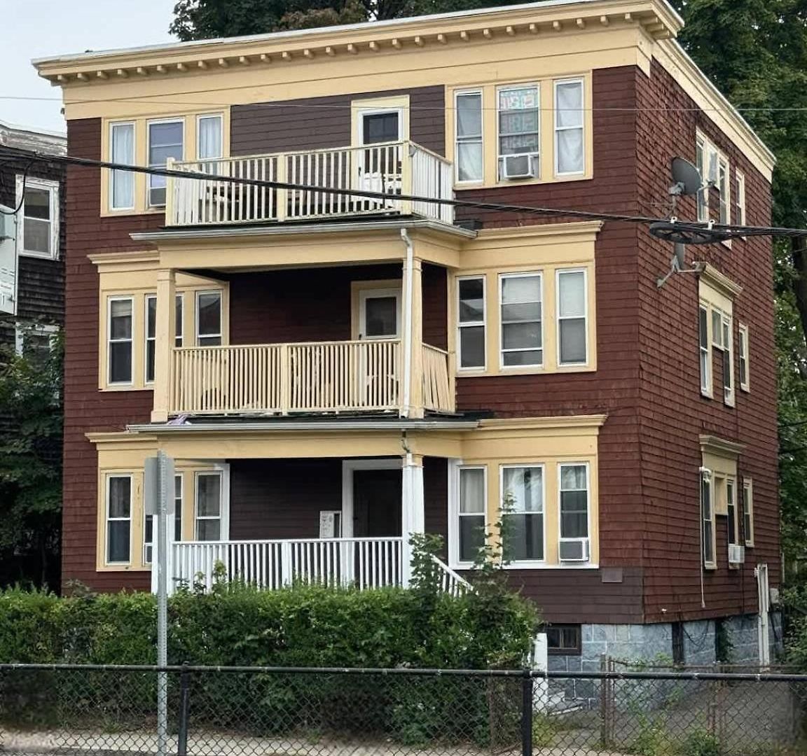 Comfortable And 3 Bed Boston