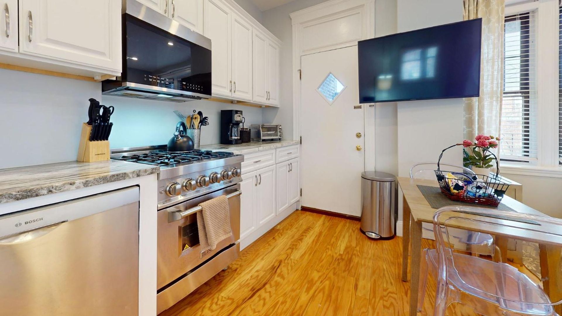 Renovated, Spacious Studio, Near Bc, Bu, Porch Apartment *