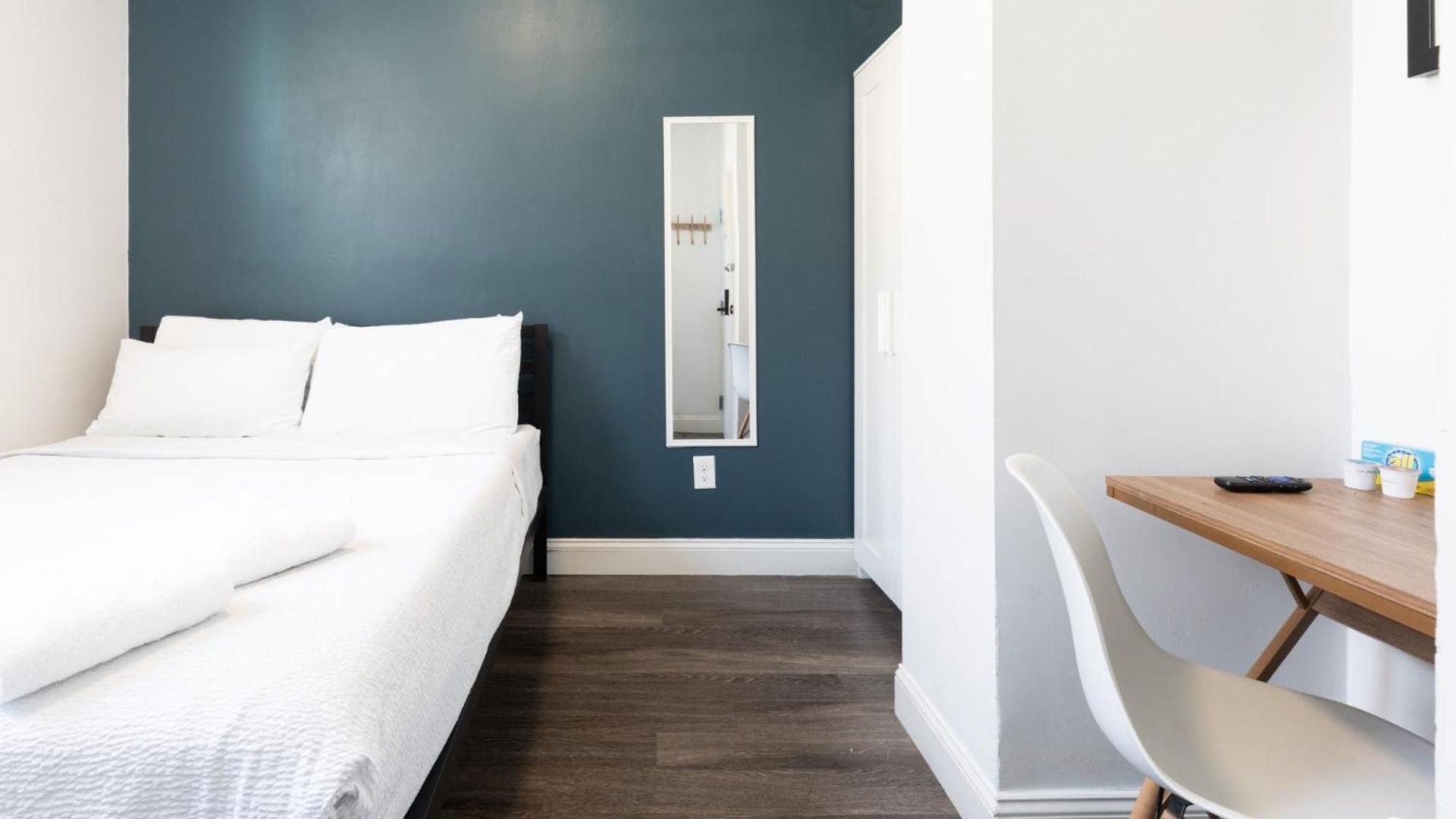 Quarters On Dot By Thatch Apartment *