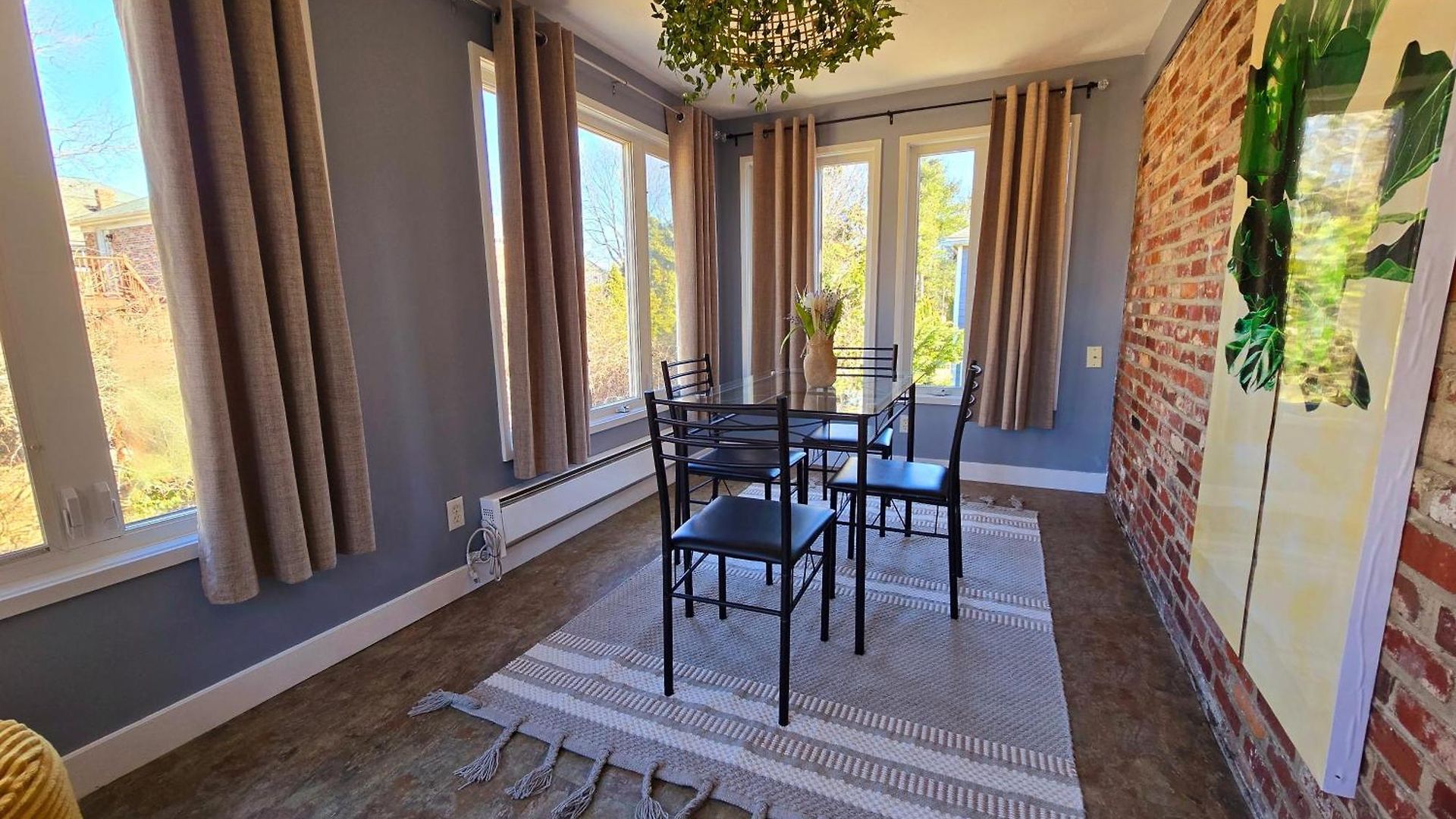 Comfy & Chic For 2026 World Cup Free Parking