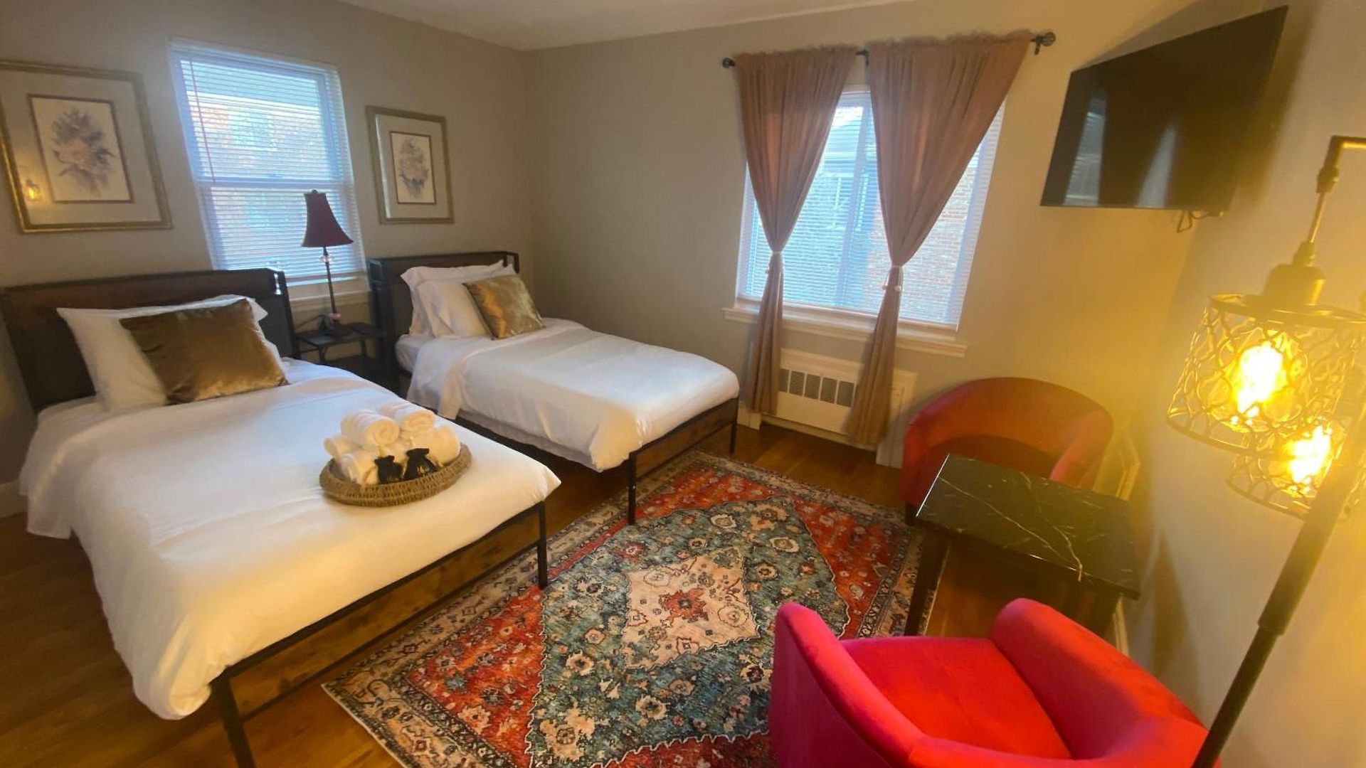 Comfy & Chic For 2026 World Cup Free Parking Boston