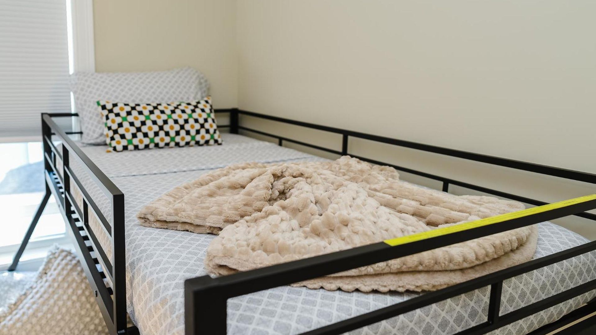 Apartment New Built 3br 2ba Boston, Free Parking, Laundry & Ac - Near Franklin Park 60-2