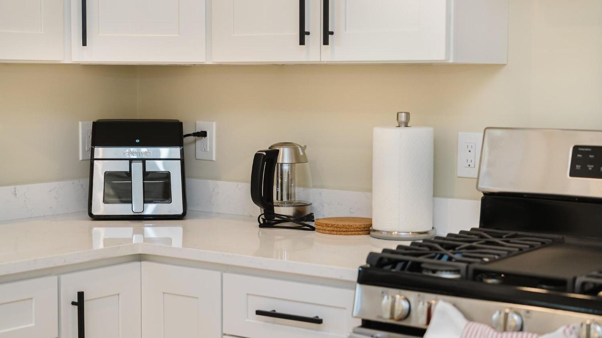 Apartment New Built 3br 2ba Boston, Free Parking, Laundry & Ac - Near Franklin Park 60-2 *