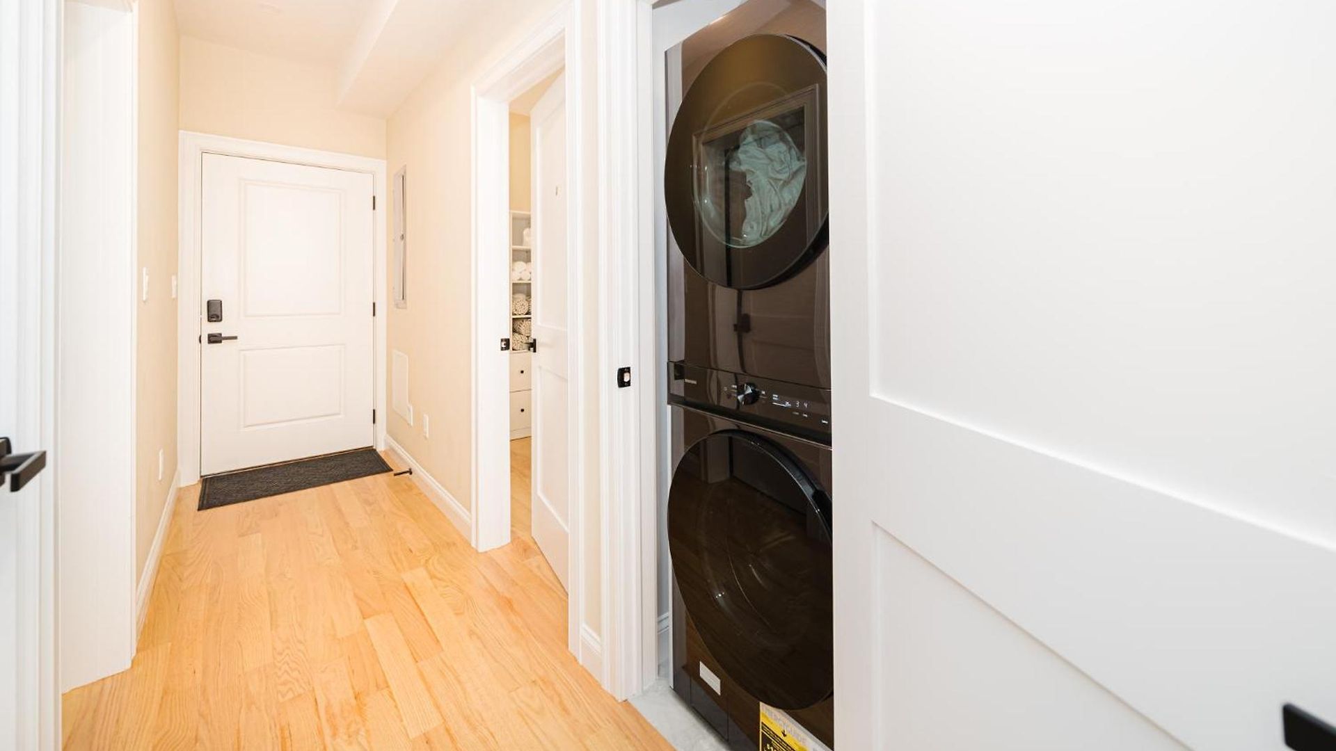 New Built 3br 2ba Boston, Free Parking, Laundry & Ac - Near Franklin Park 60-2 *