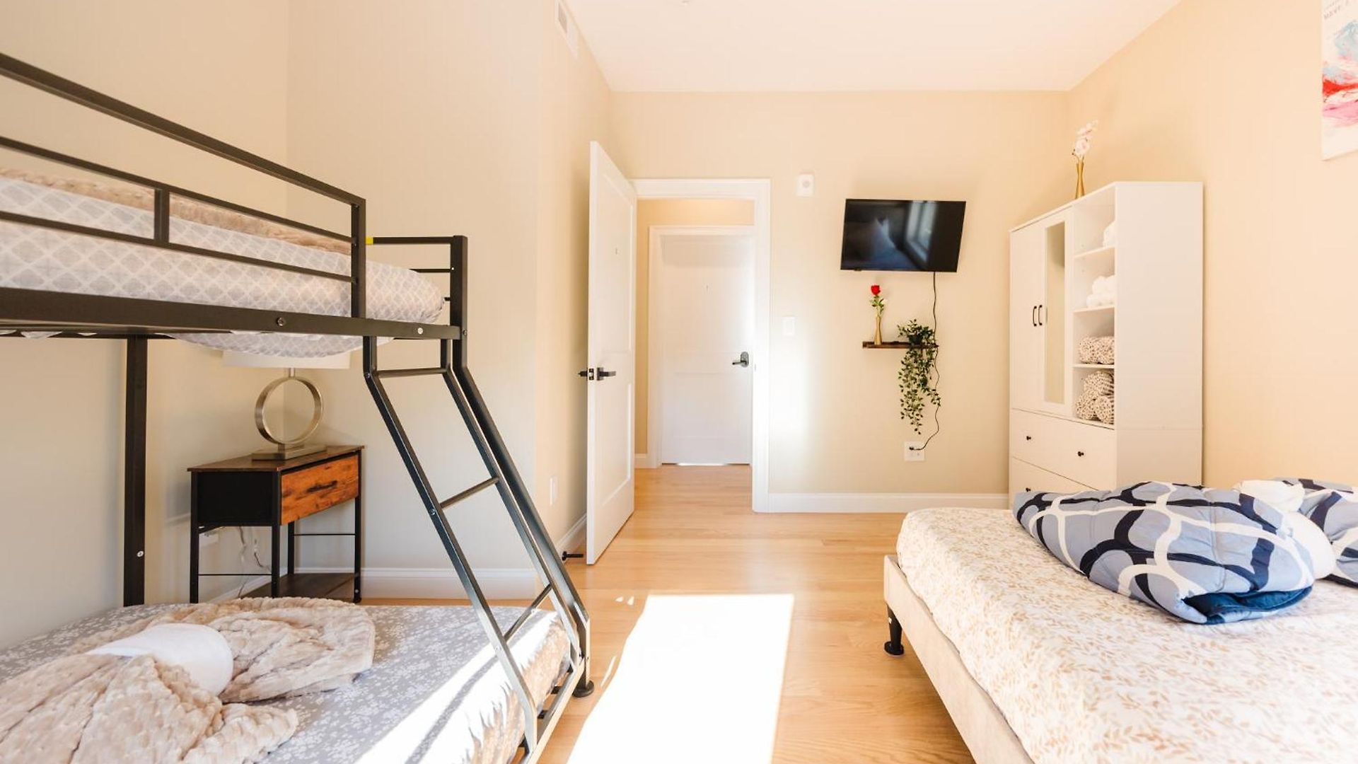 New Built 3br 2ba Boston, Free Parking, Laundry & Ac - Near Franklin Park 60-2 * Boston