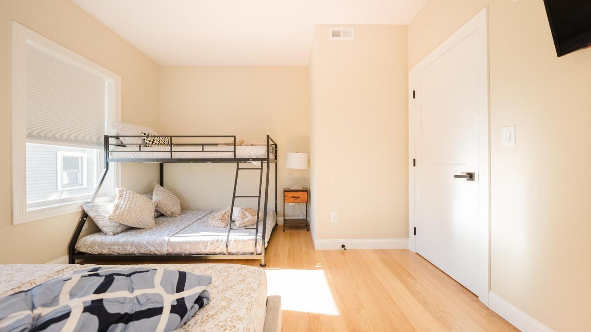 Apartment New Built 3br 2ba Boston, Free Parking, Laundry & Ac - Near Franklin Park 60-2