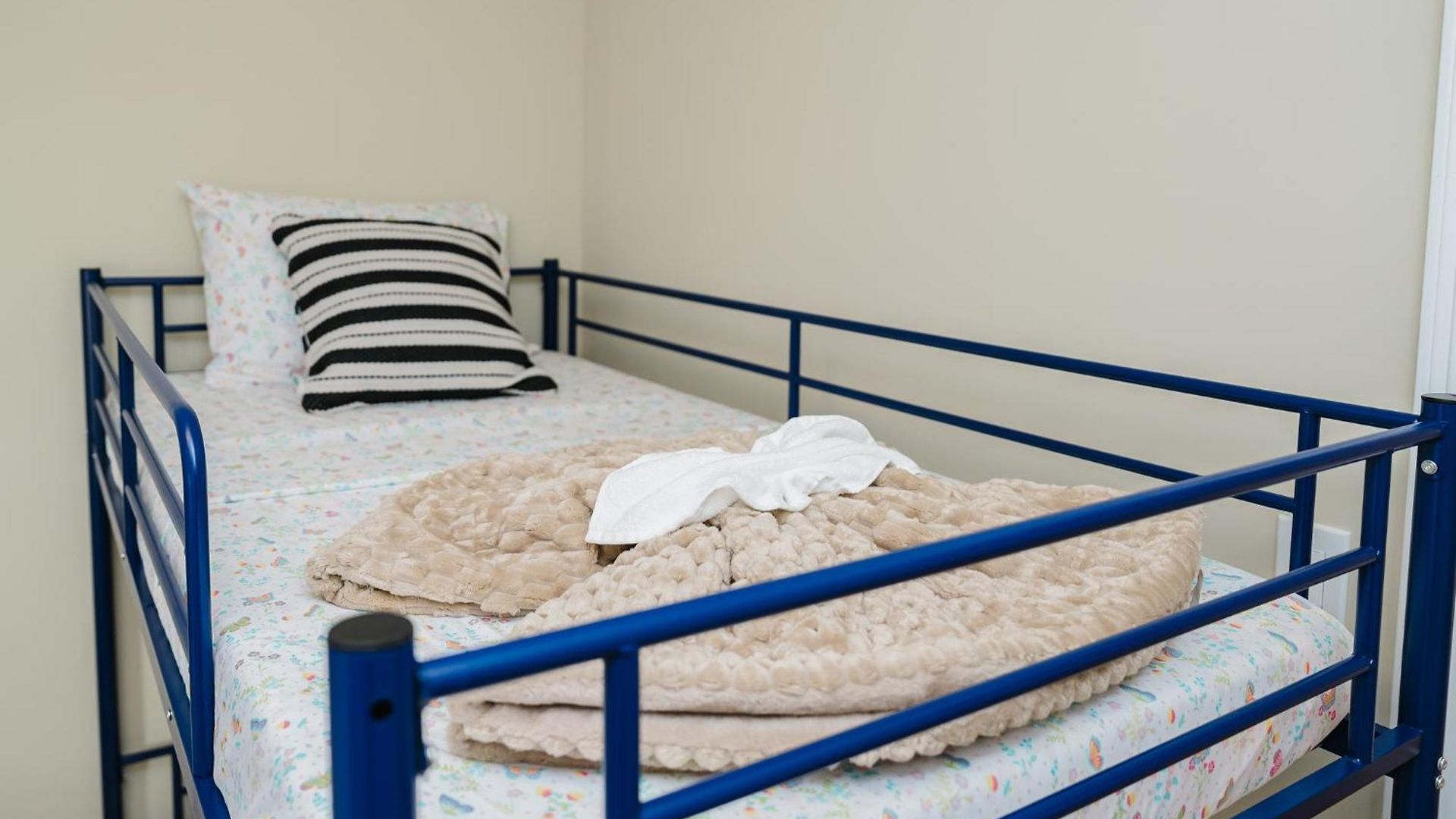 New Built 3br 2ba Boston, Free Parking, Laundry & Ac - Near Franklin Park 60-2 Boston