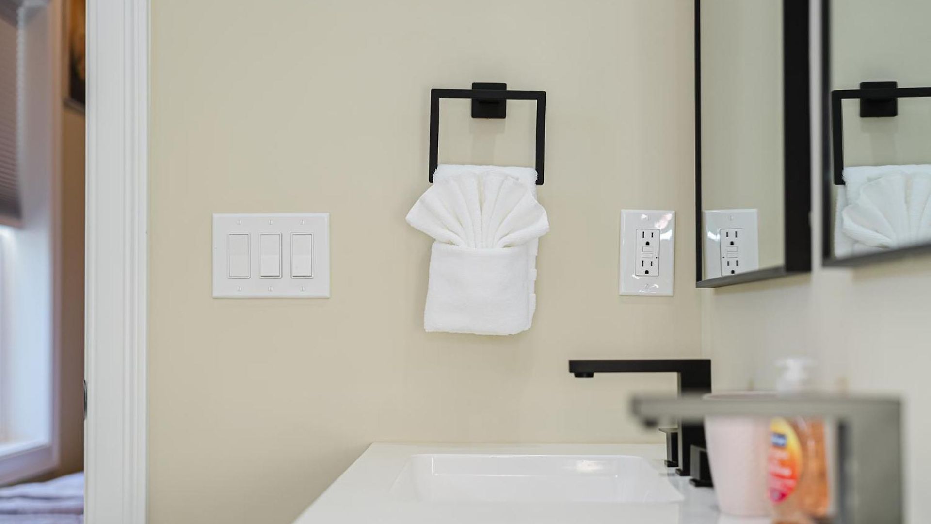 Apartment New Built 3br 2ba Boston, Free Parking, Laundry & Ac - Near Franklin Park 60-2 Boston