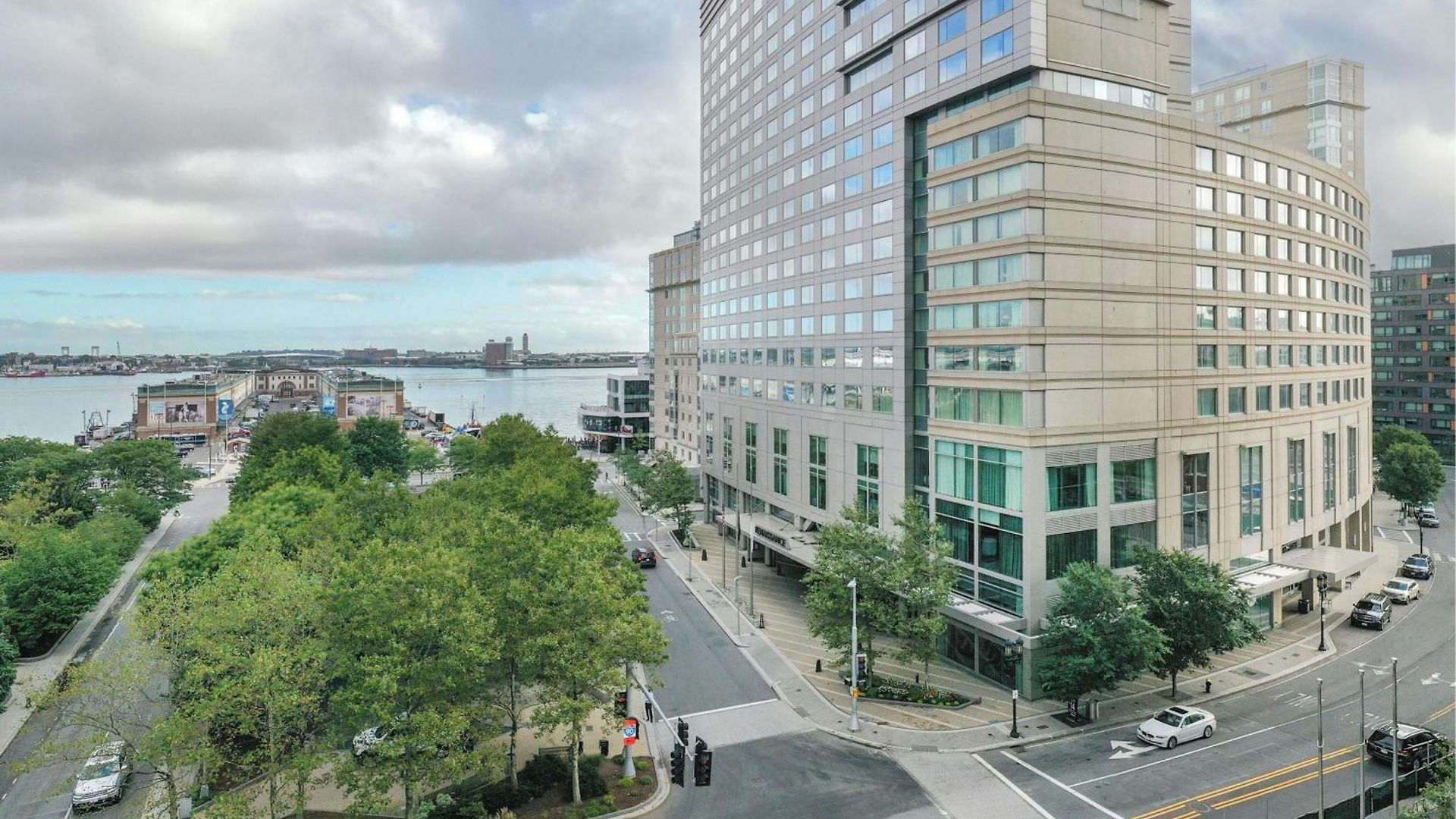 Hotel Renaissance Seaport District