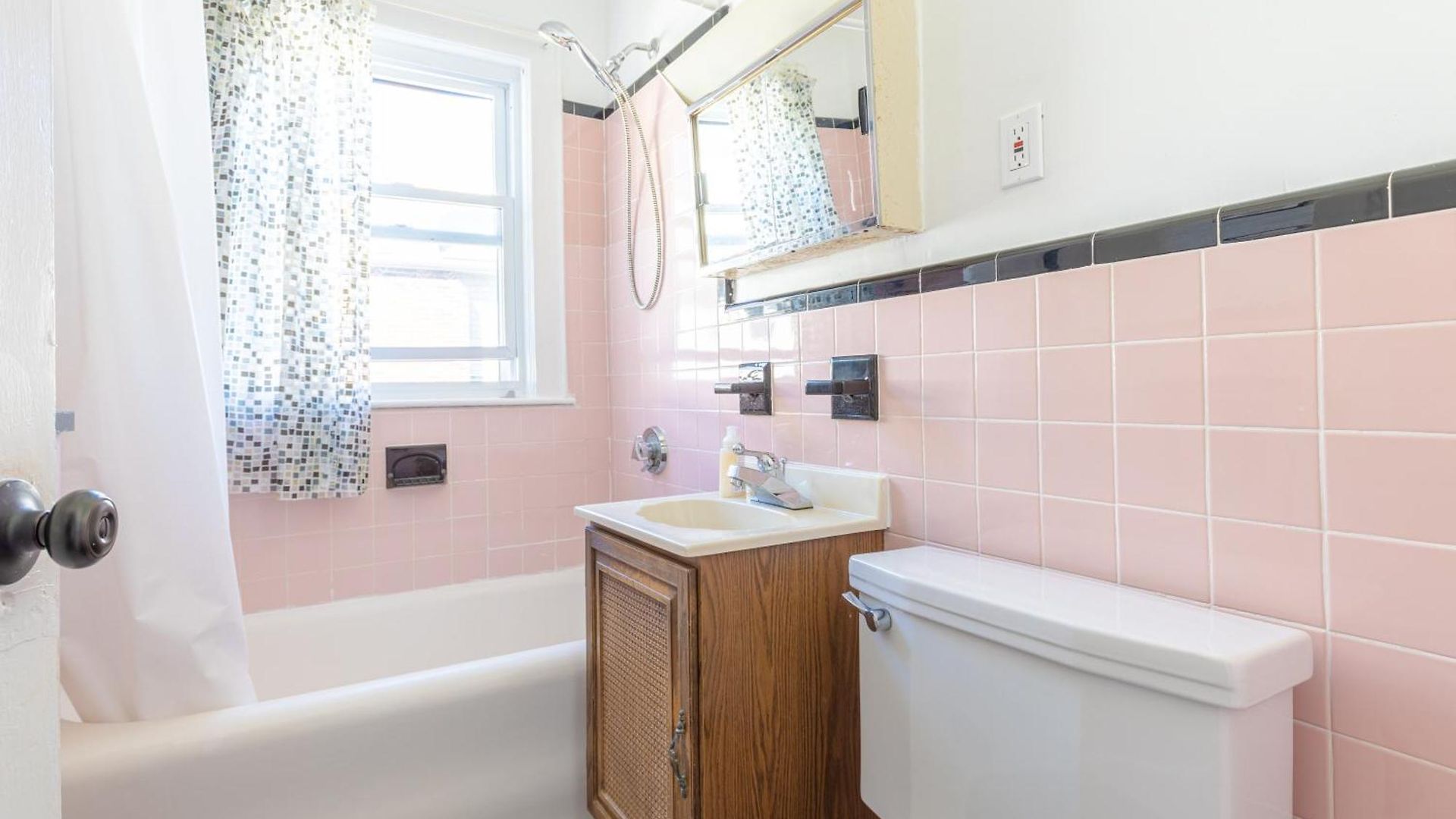 152 Quite & Bright & Spacious In Brighton Homestay