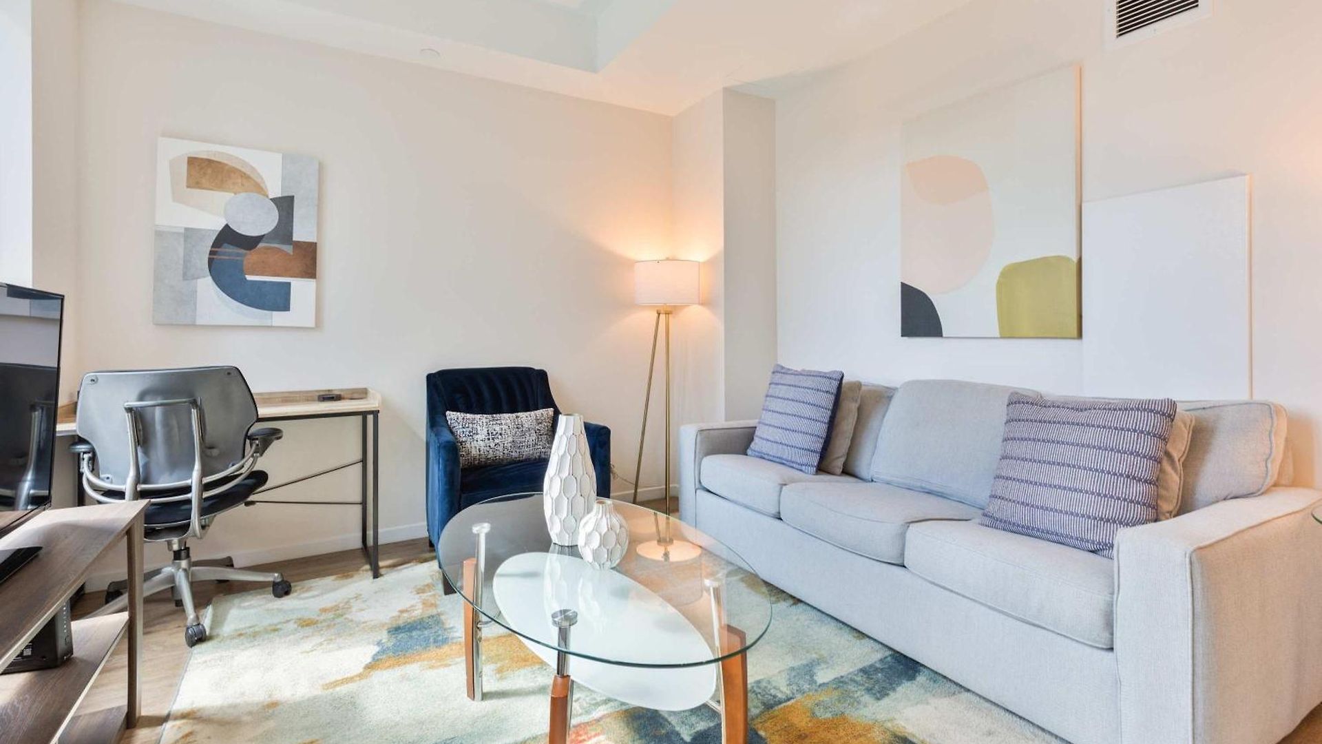 Bright Downtown Seaport Apartment Boston