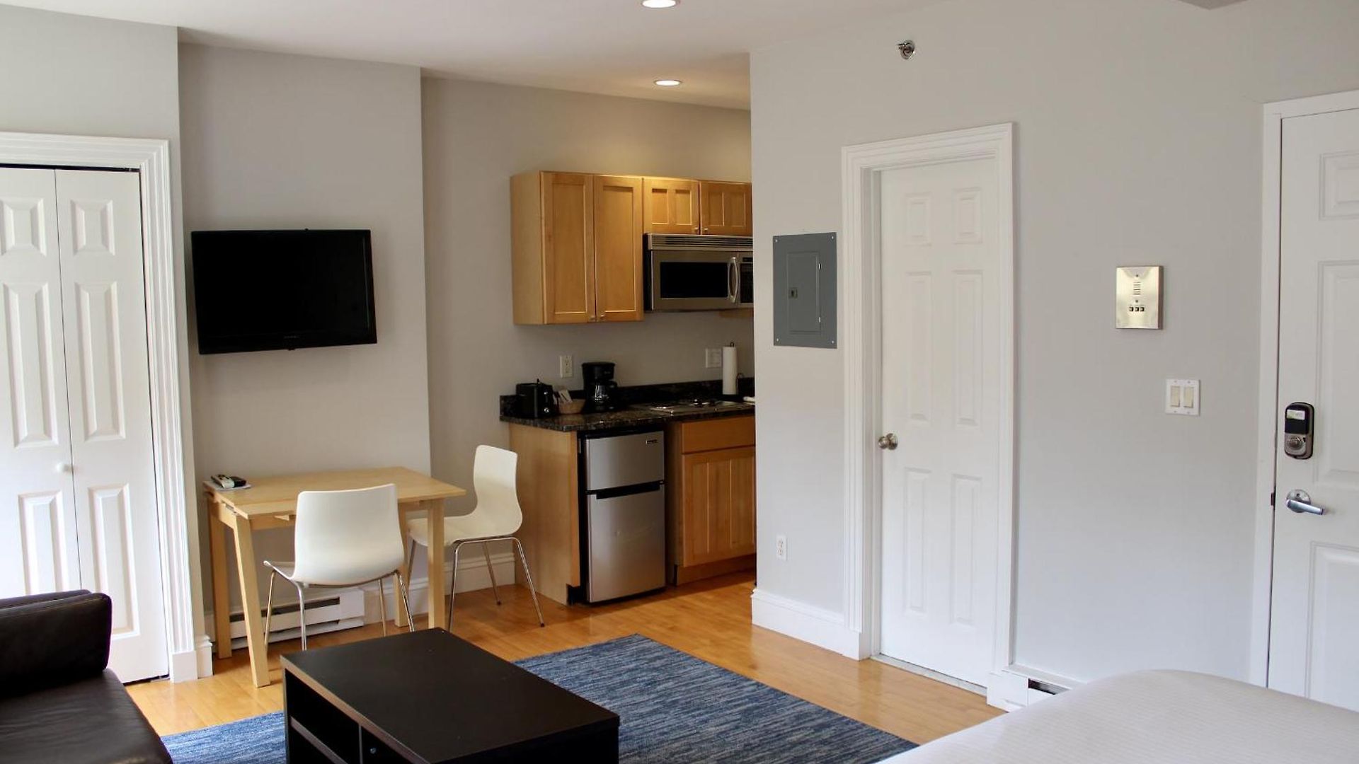 Stylish Downtown In The South End, #8 Apartment