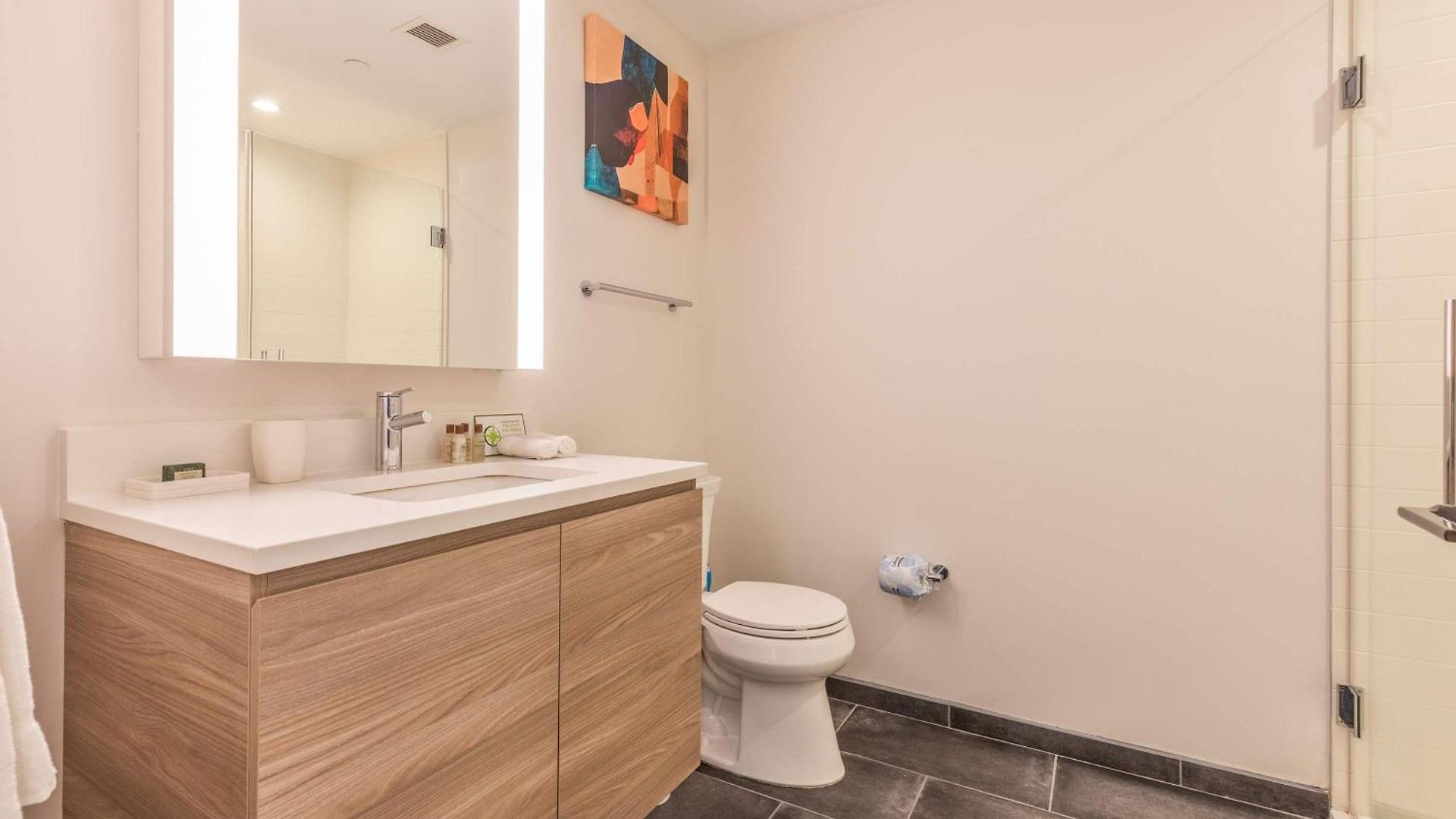 Luxury Heart Of Seaport Apartment