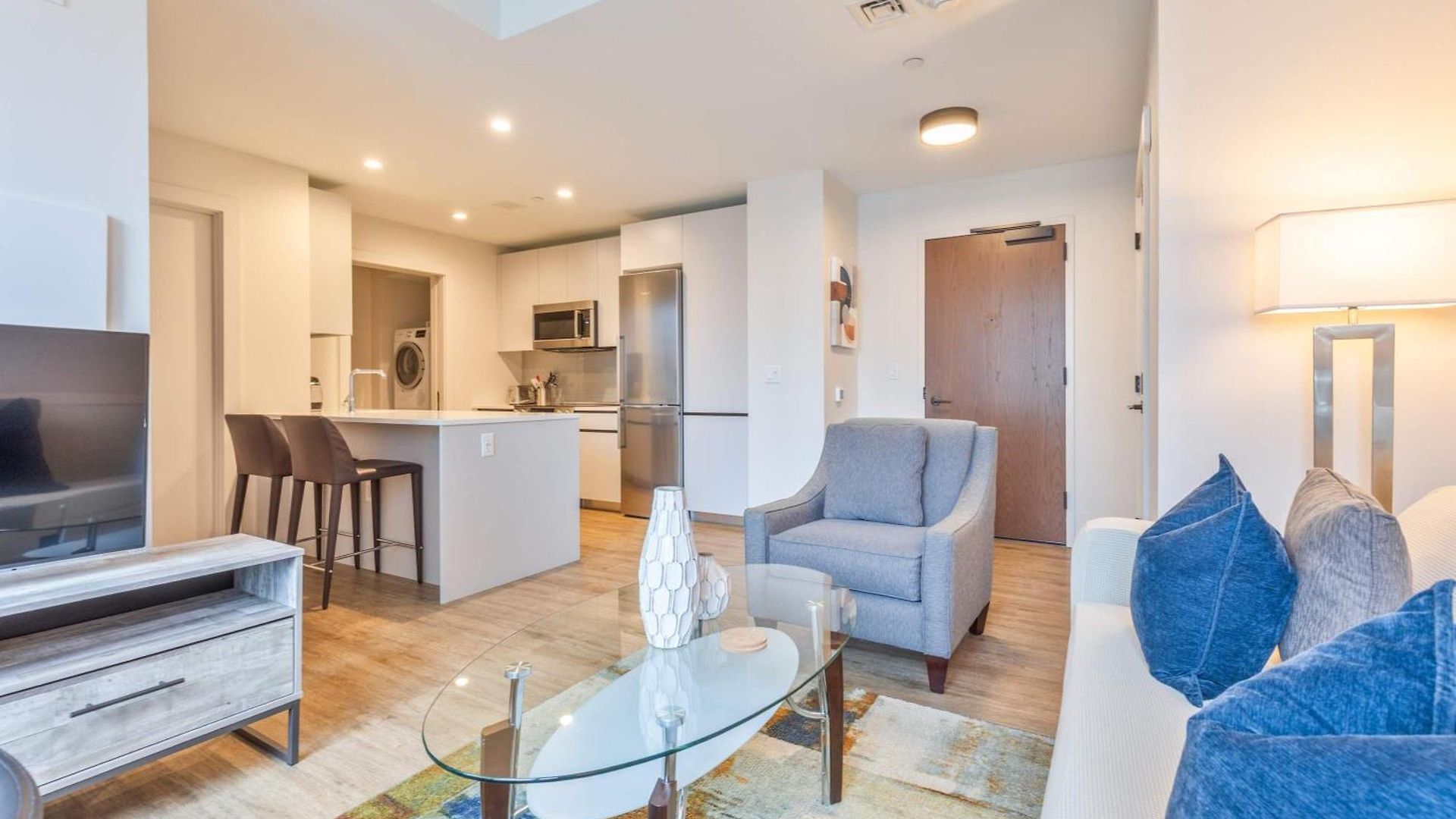 Luxury Heart Of Seaport Apartment