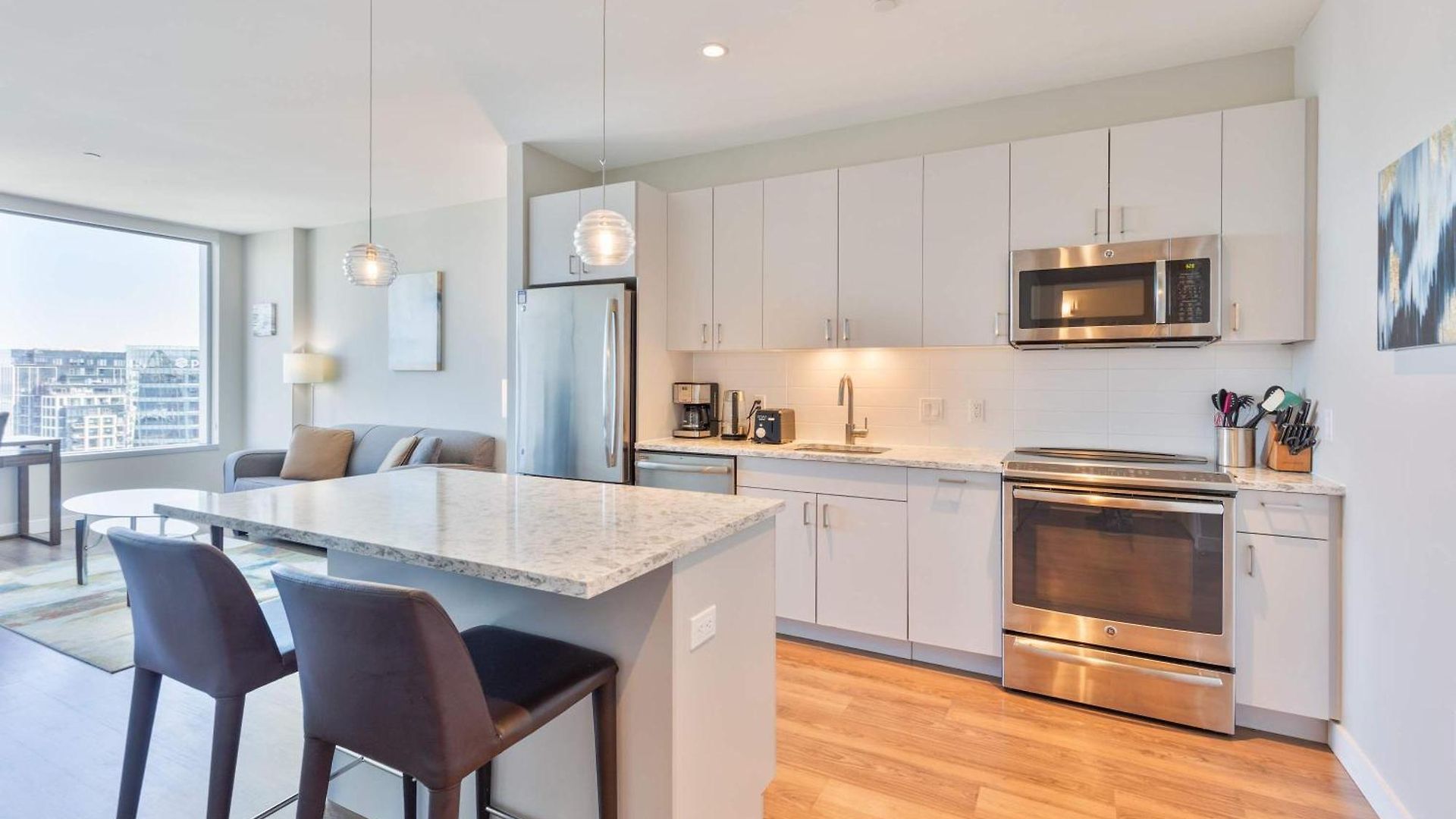 Private Downtown Seaport Apartment *