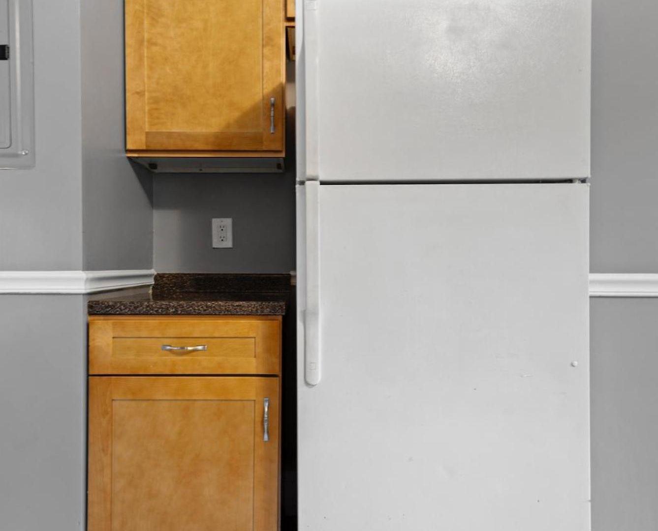 Spacious Near Ashmont Apartment *