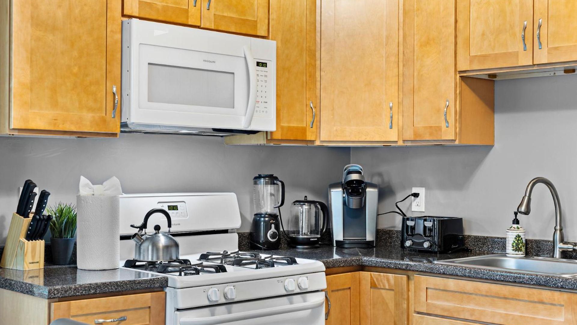Apartment Spacious Near Ashmont Boston