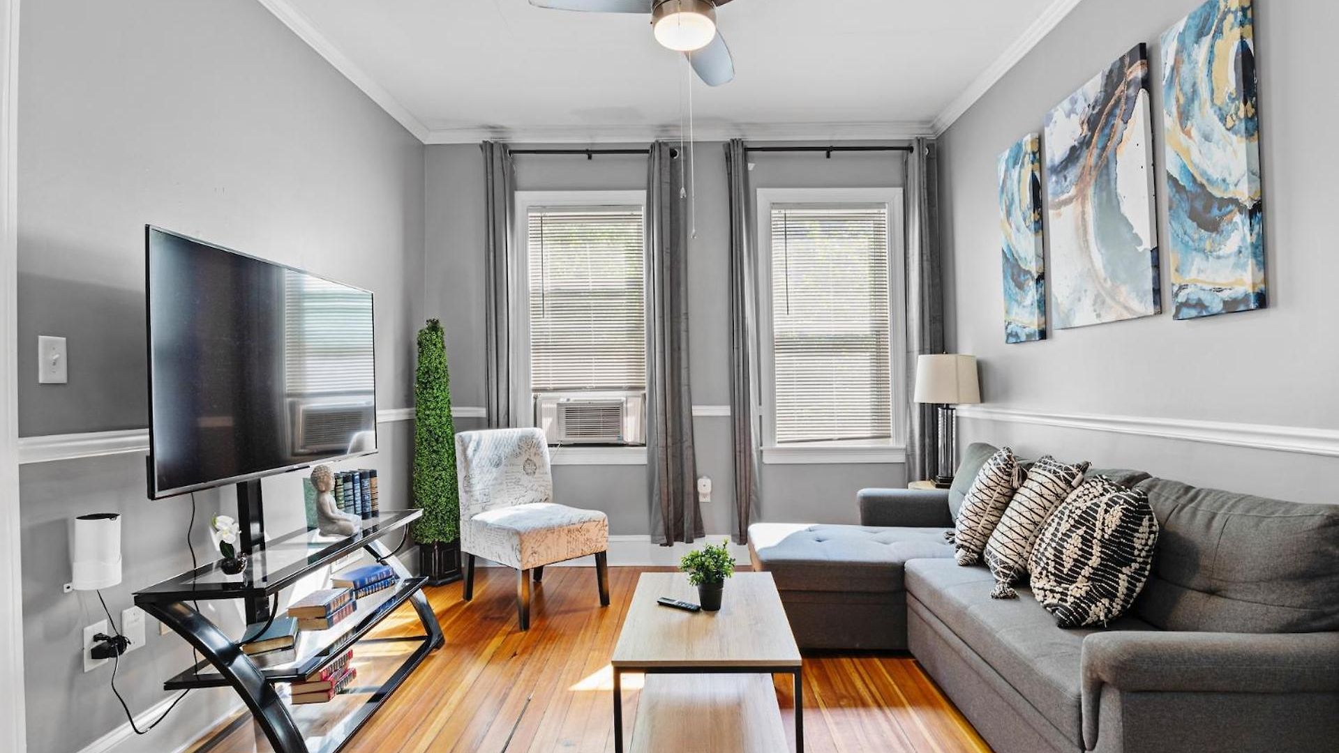 Apartment Spacious Near Ashmont