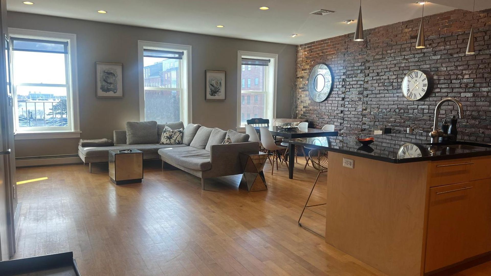 Apartment Harbor Views Modern North End Free Parking!