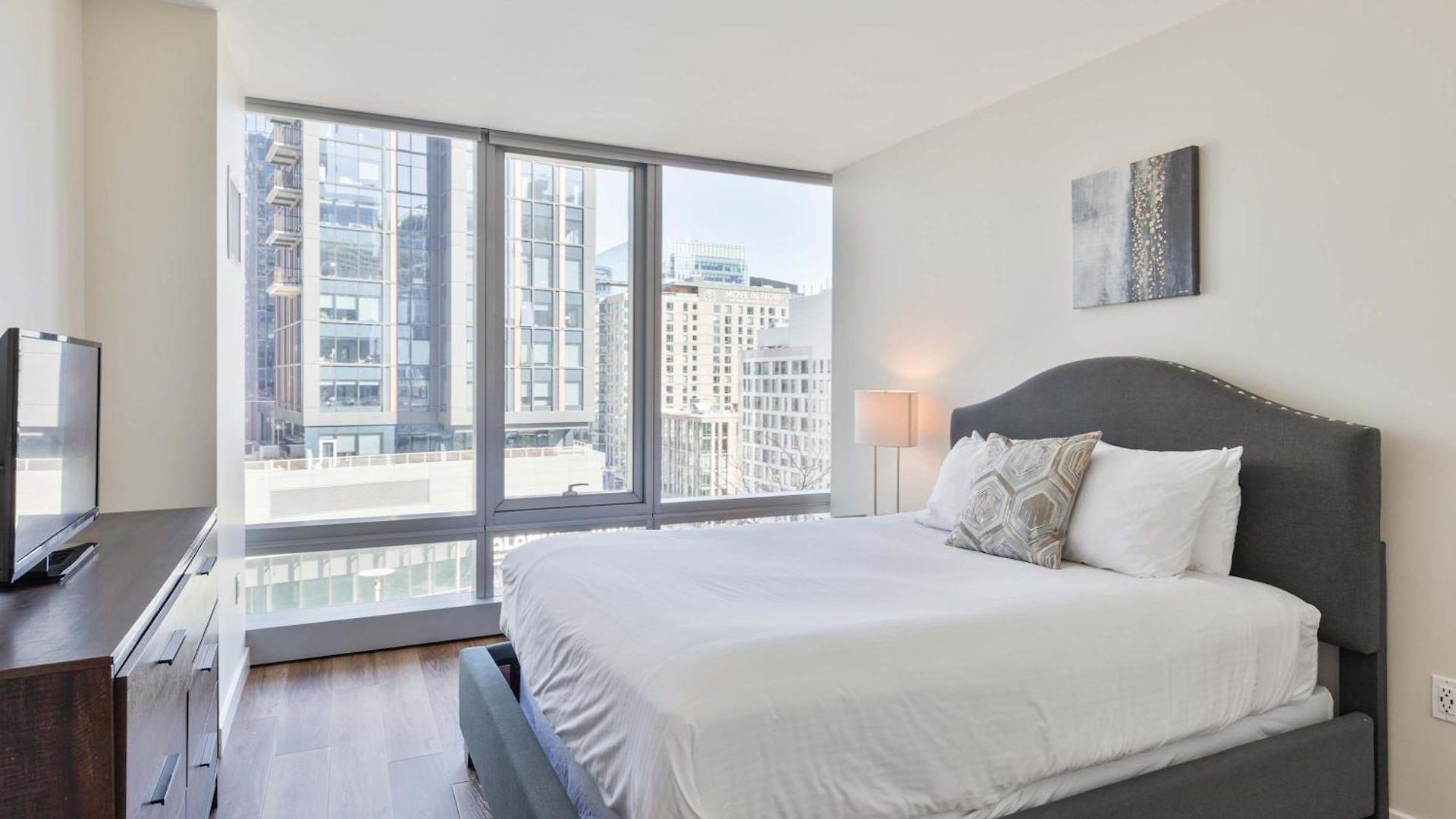Private In Downtown Seaport