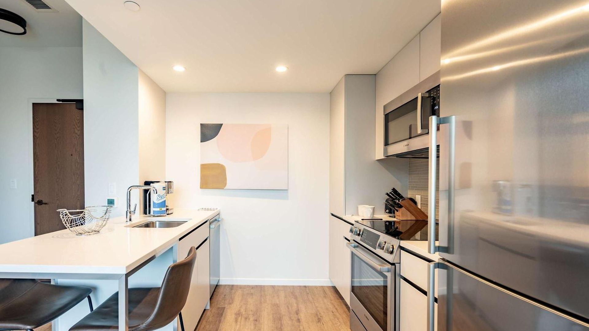 High End Seaport Apartment *