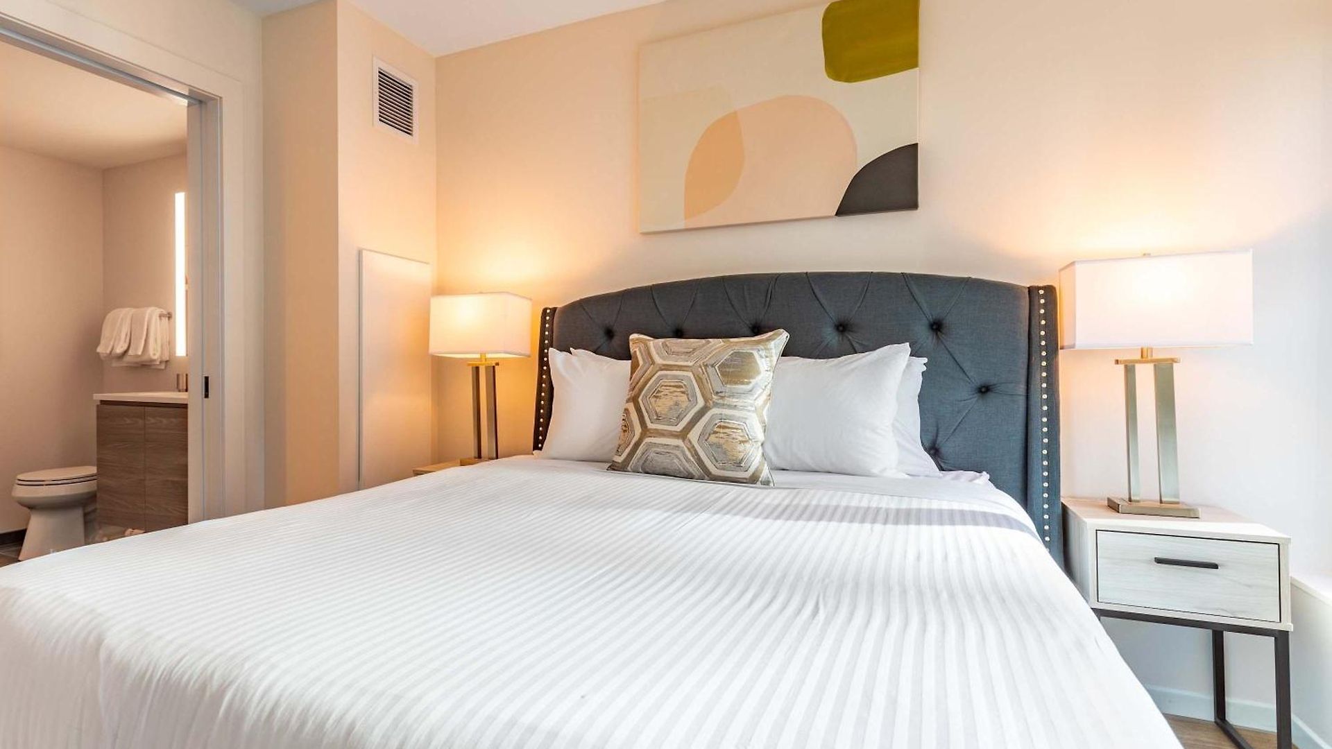 Apartment Full Private Downtown Seaport *