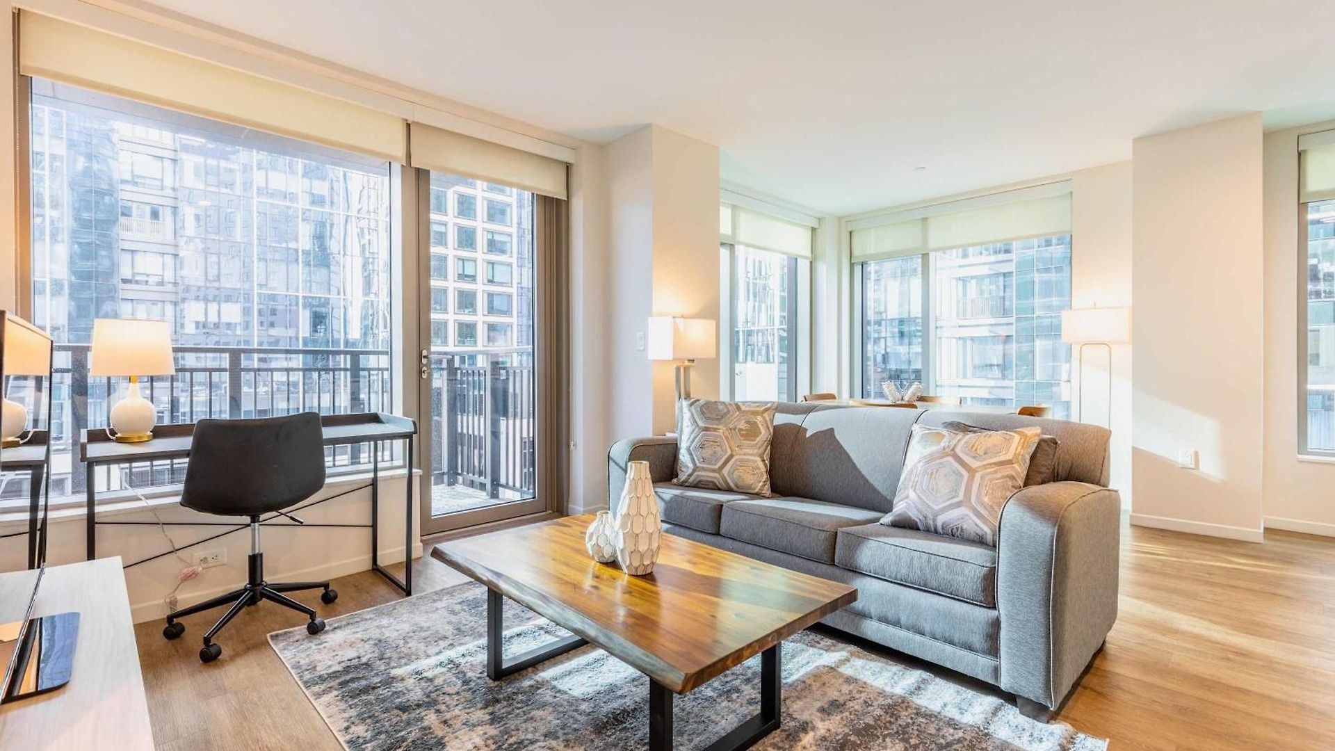 Full Private Downtown Seaport Apartment