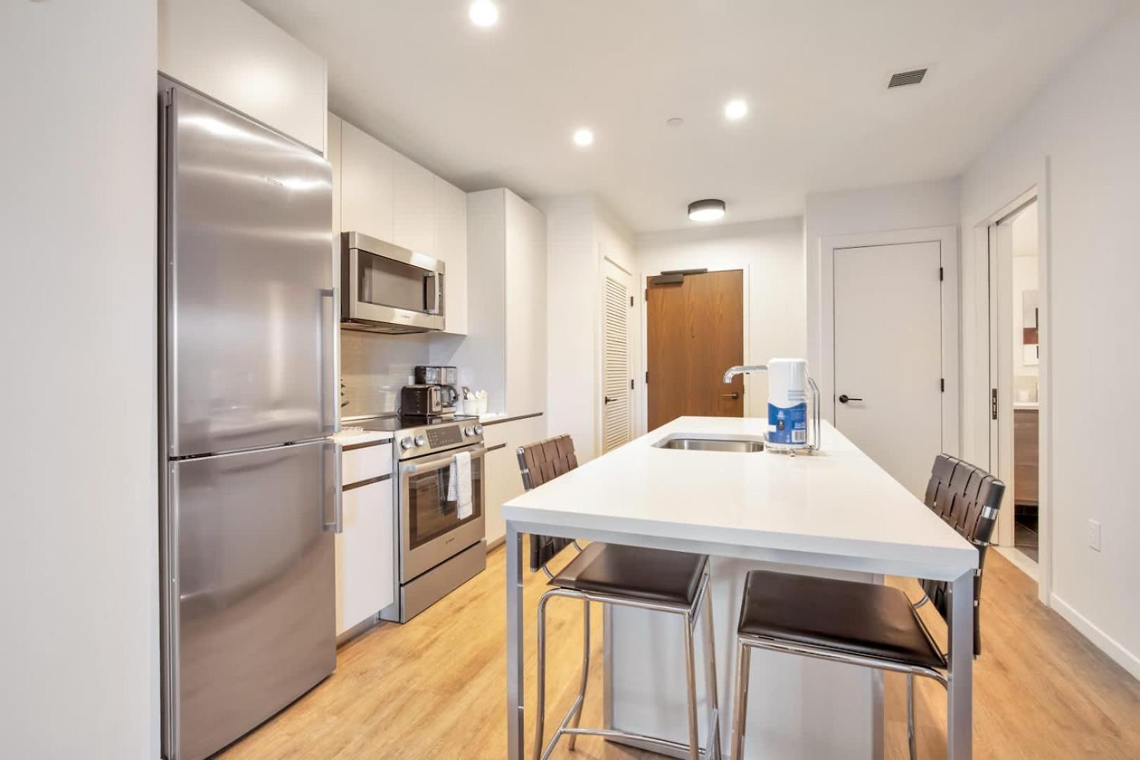 Apartment Spacious Full Kitchen In Seaport